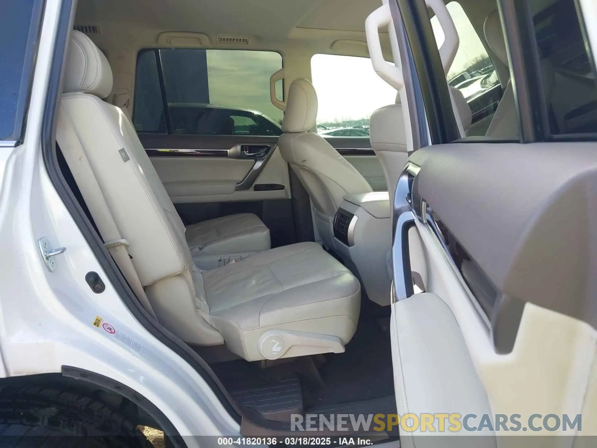 8 fotografías del automóvil dañado JTJBM7FX8K5216952 LEXUS GX 460 2019