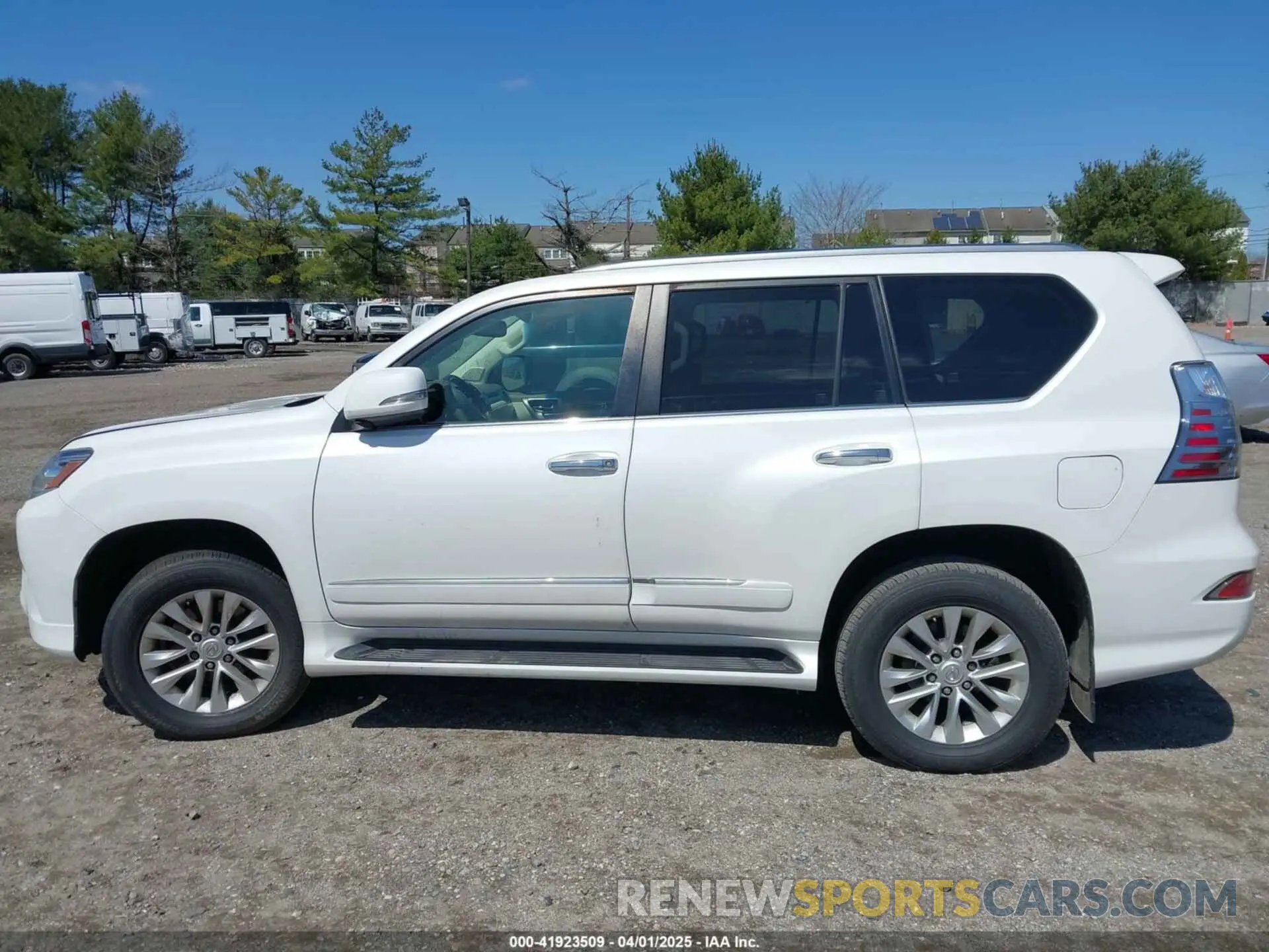 14 fotografías del automóvil dañado JTJBM7FX8K5226218 LEXUS GX 460 2019