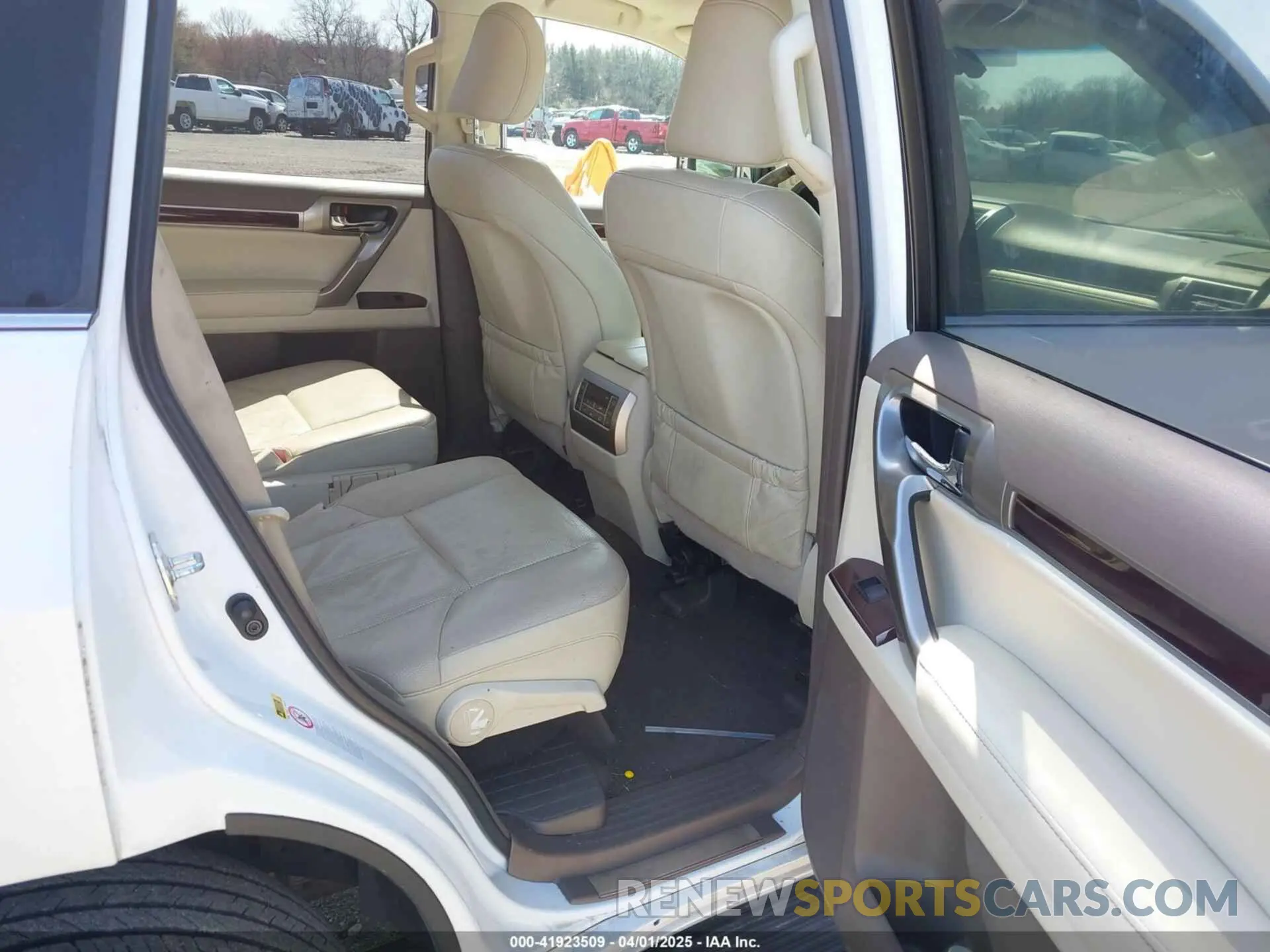 8 fotografías del automóvil dañado JTJBM7FX8K5226218 LEXUS GX 460 2019