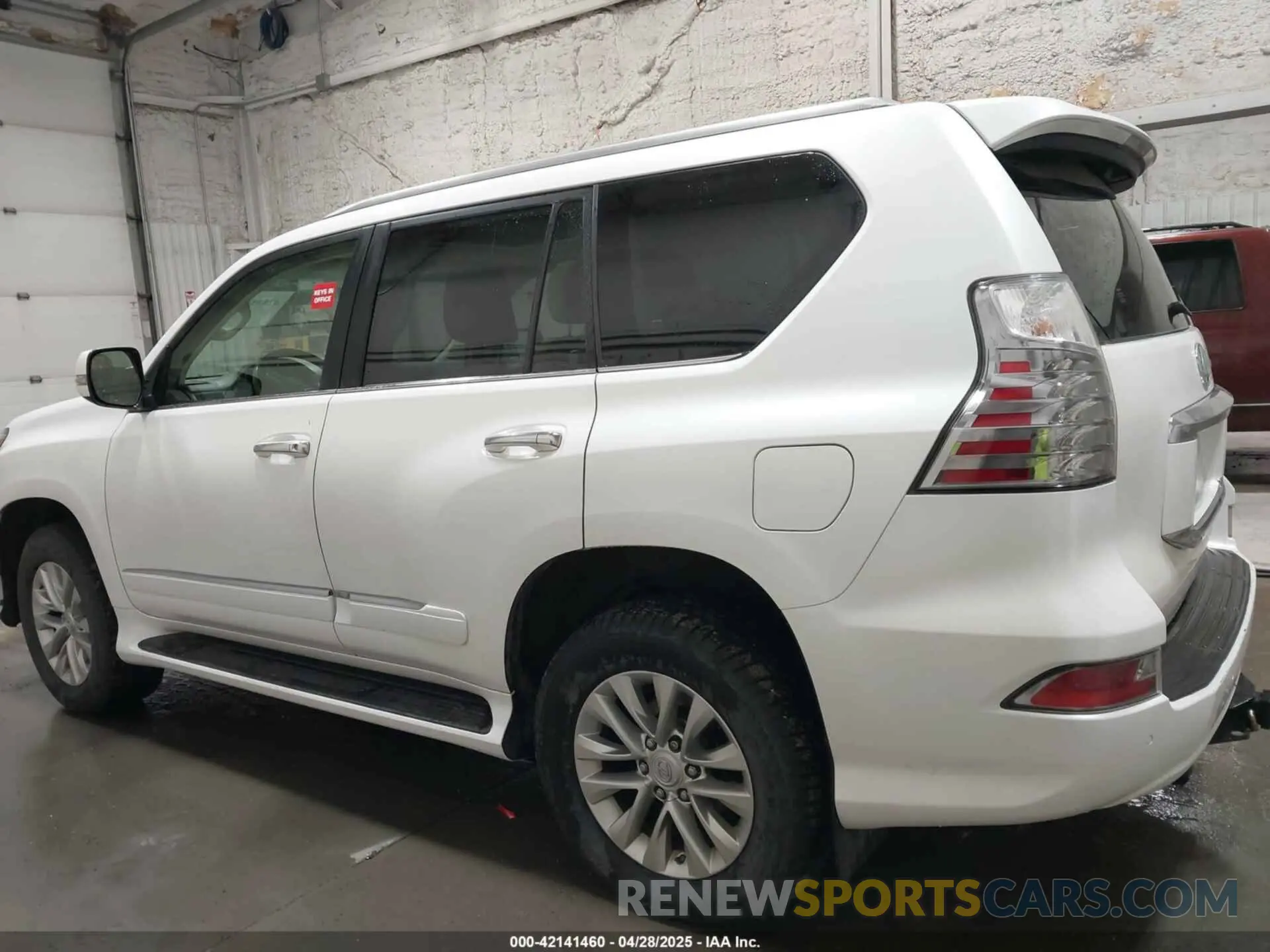 15 fotografías del automóvil dañado JTJBM7FX9K5212635 LEXUS GX 460 2019