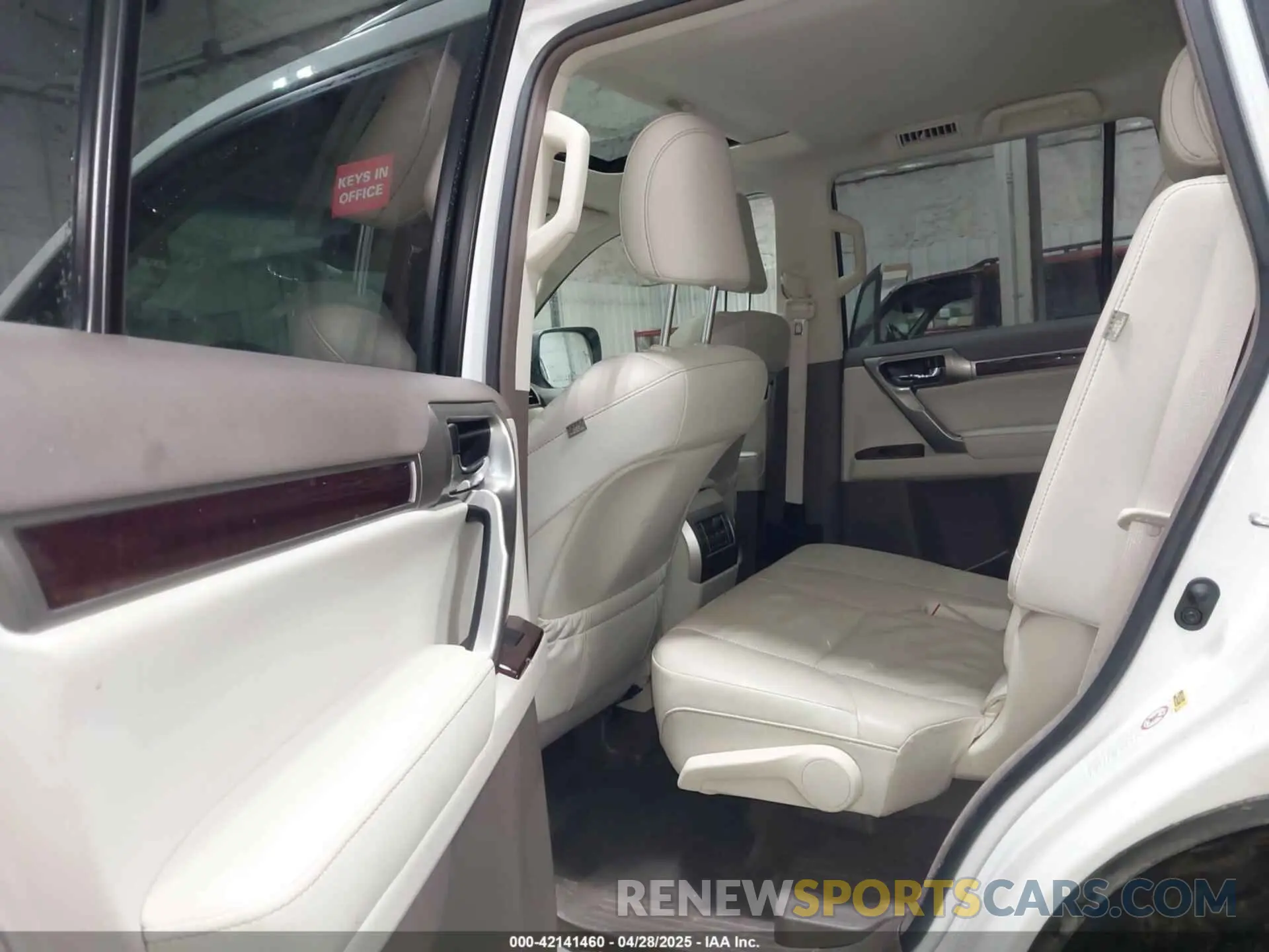 8 fotografías del automóvil dañado JTJBM7FX9K5212635 LEXUS GX 460 2019