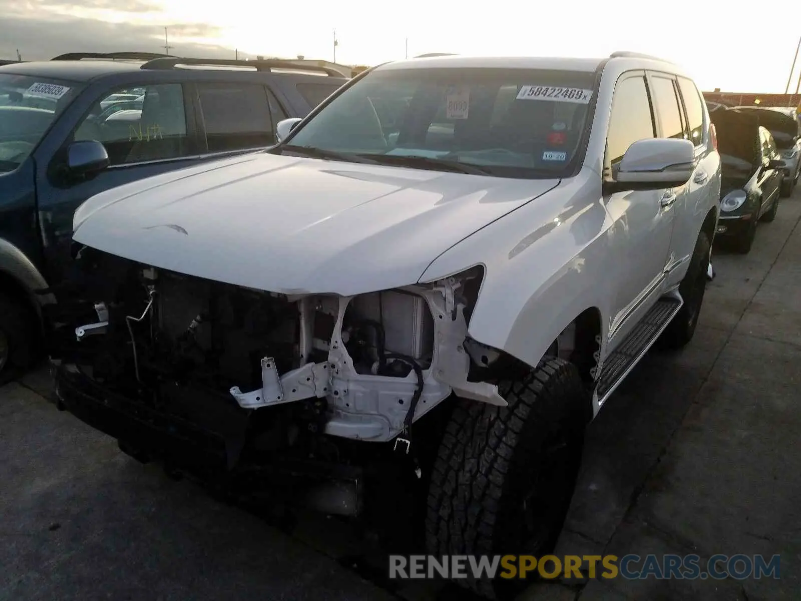 2 fotografías del automóvil dañado JTJBM7FX9K5213946 LEXUS GX 460 2019