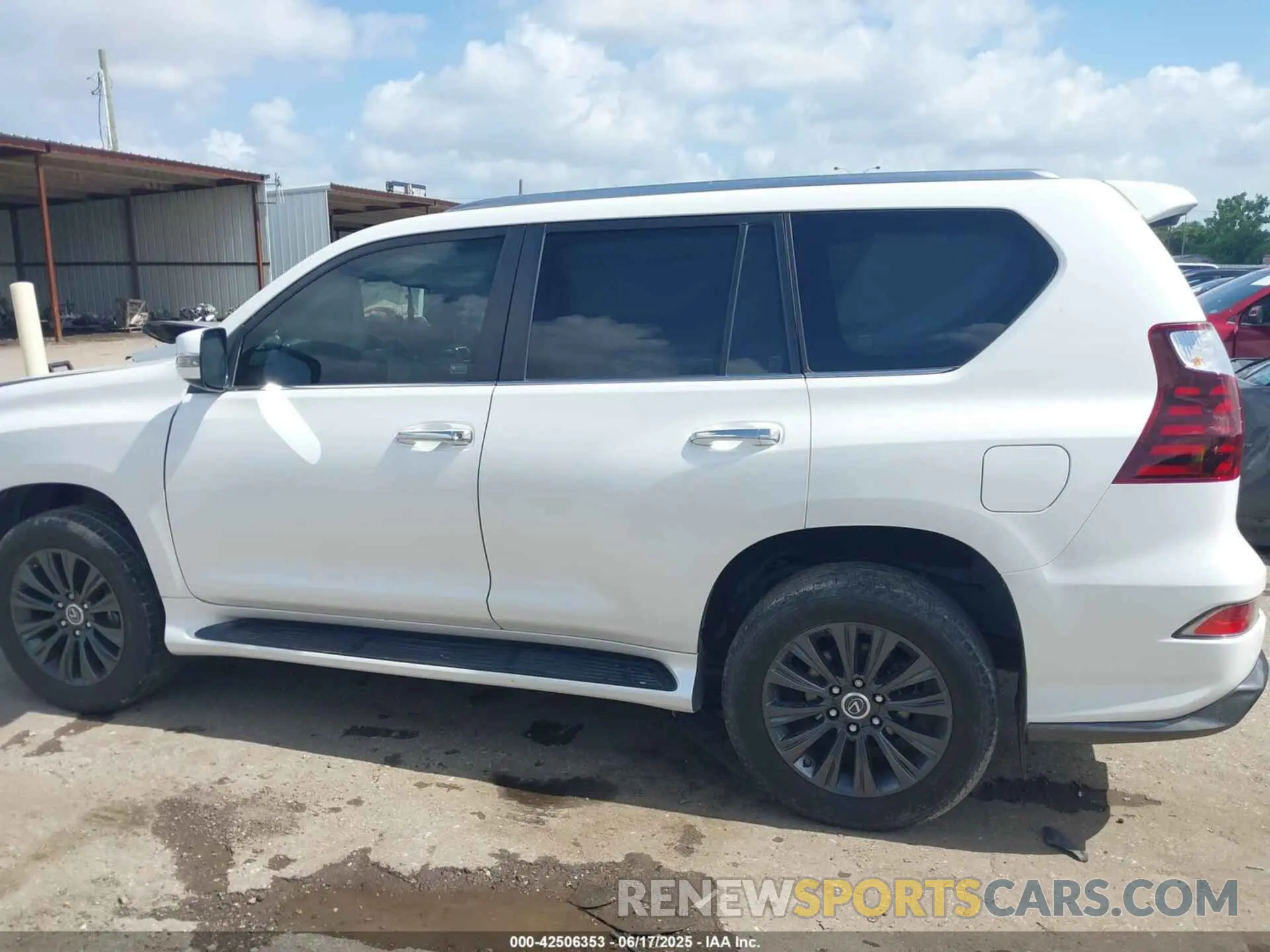 15 fotografías del automóvil dañado JTJAM7BX3L5246847 LEXUS GX 460 2020