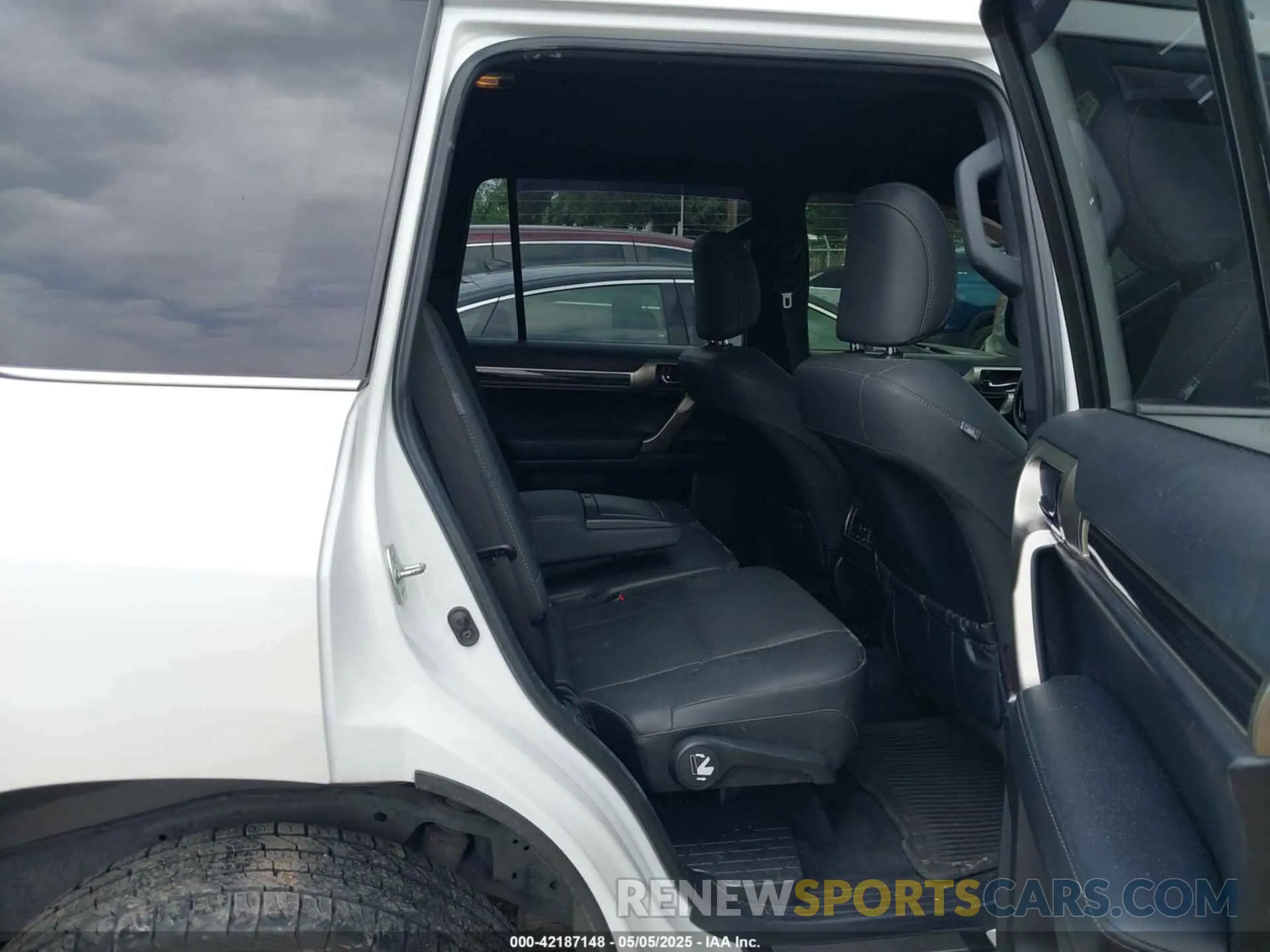 8 fotografías del automóvil dañado JTJAM7BX6L5266770 LEXUS GX 460 2020