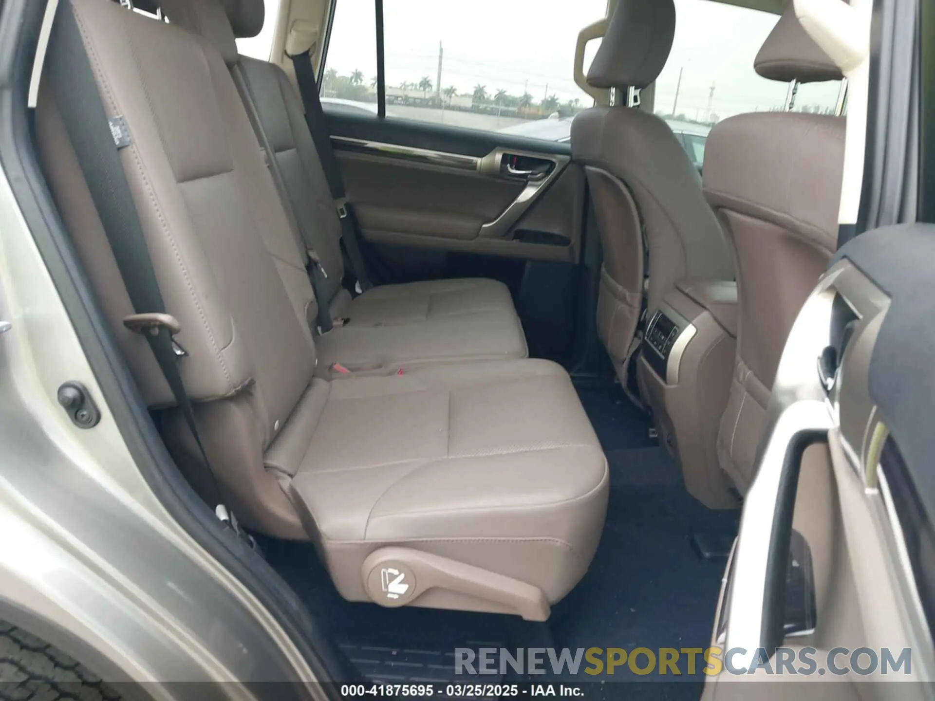 8 fotografías del automóvil dañado JTJAM7BX2M5298598 LEXUS GX 460 2021