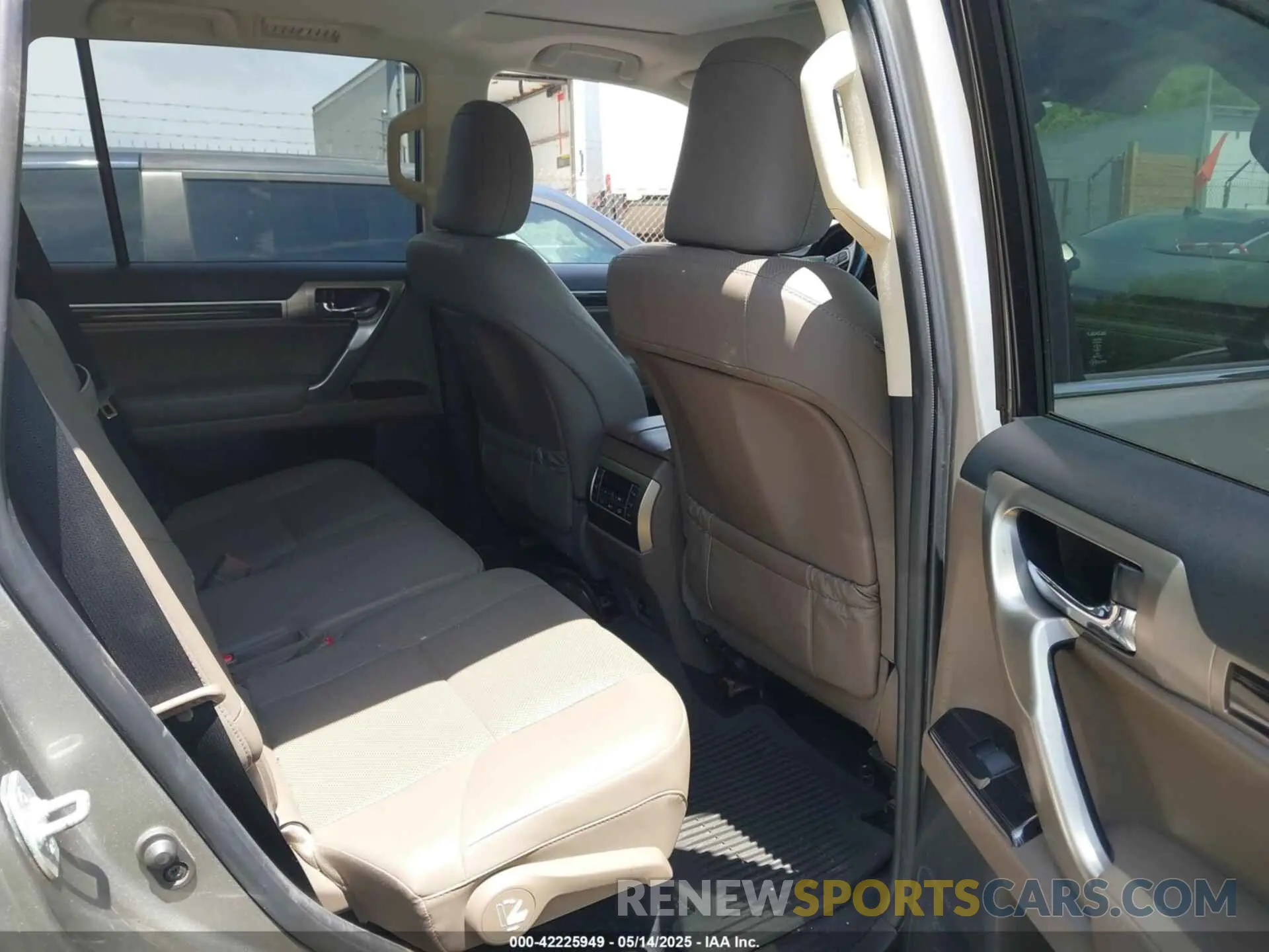 8 fotografías del automóvil dañado JTJAM7BX3M5274777 LEXUS GX 460 2021