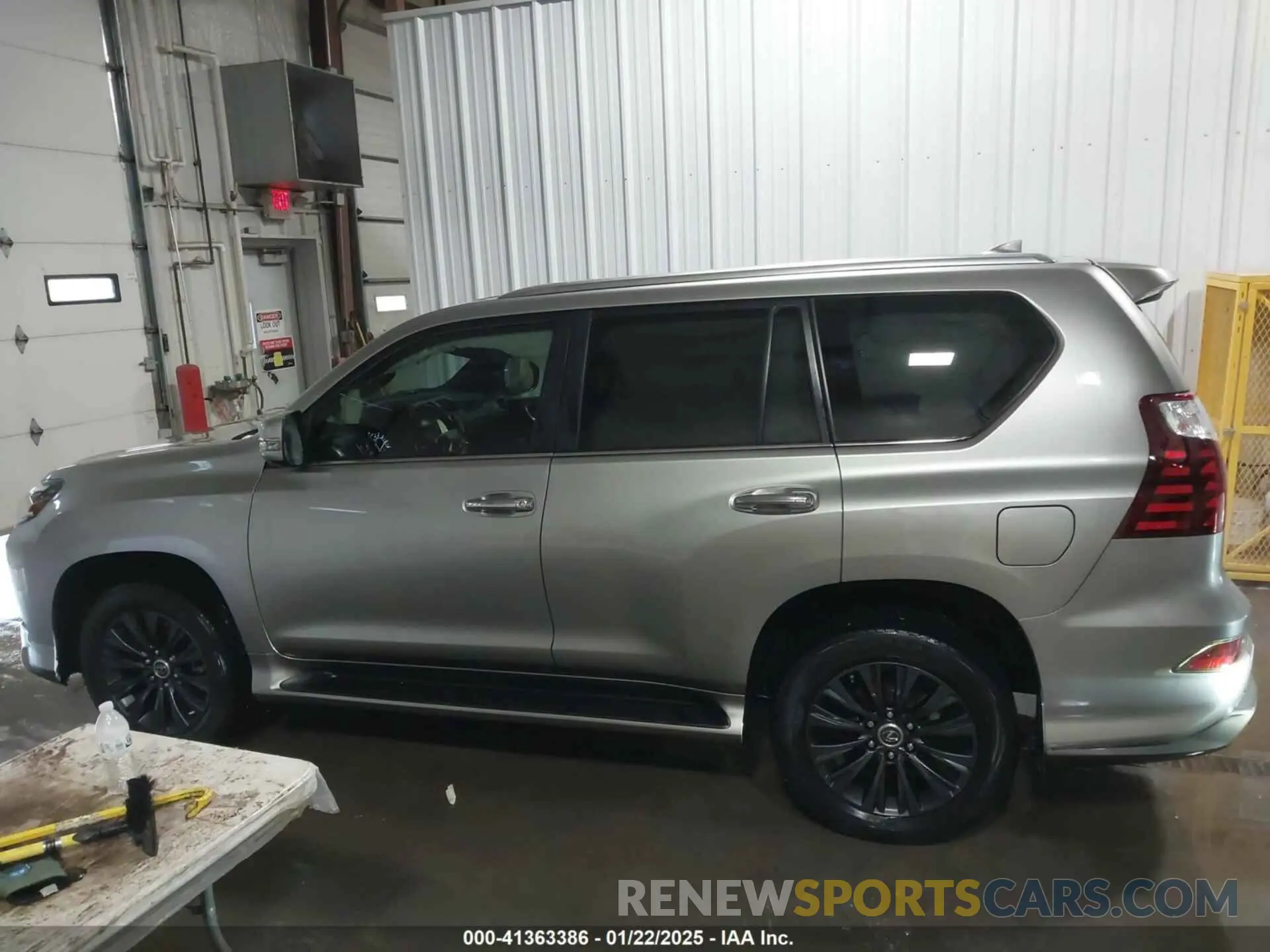 15 fotografías del automóvil dañado JTJAM7BX5M5282671 LEXUS GX 460 2021