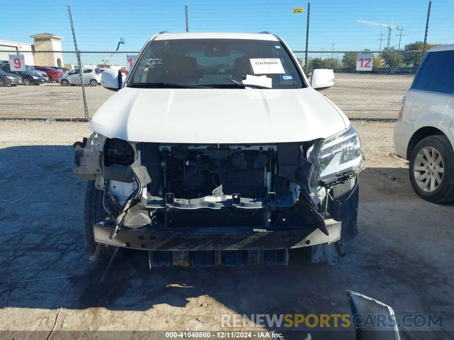 13 fotografías del automóvil dañado JTJAM7BX1N5336470 LEXUS GX 460 2022