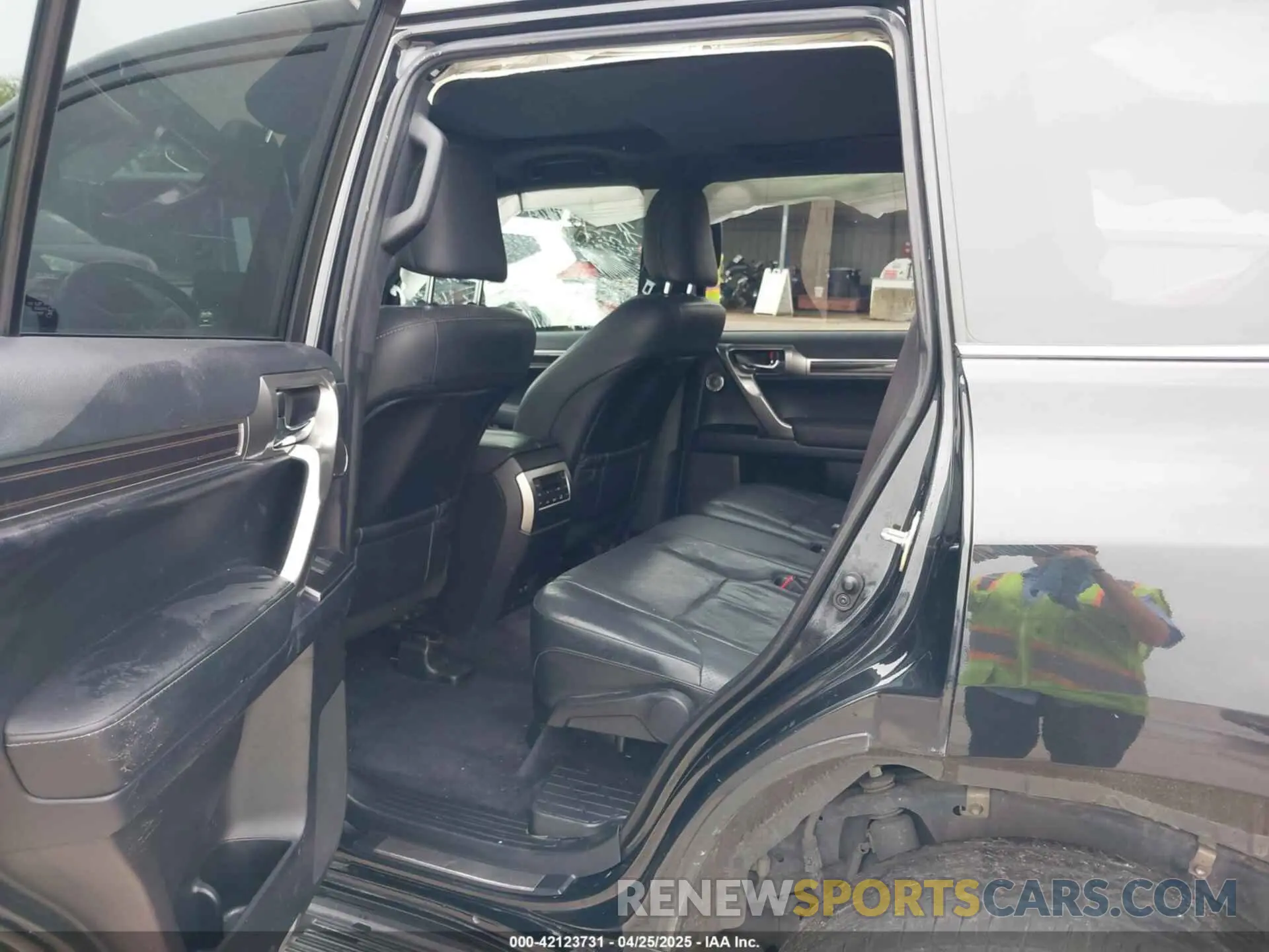8 fotografías del automóvil dañado JTJGM7BX9N5307633 LEXUS GX 460 2022