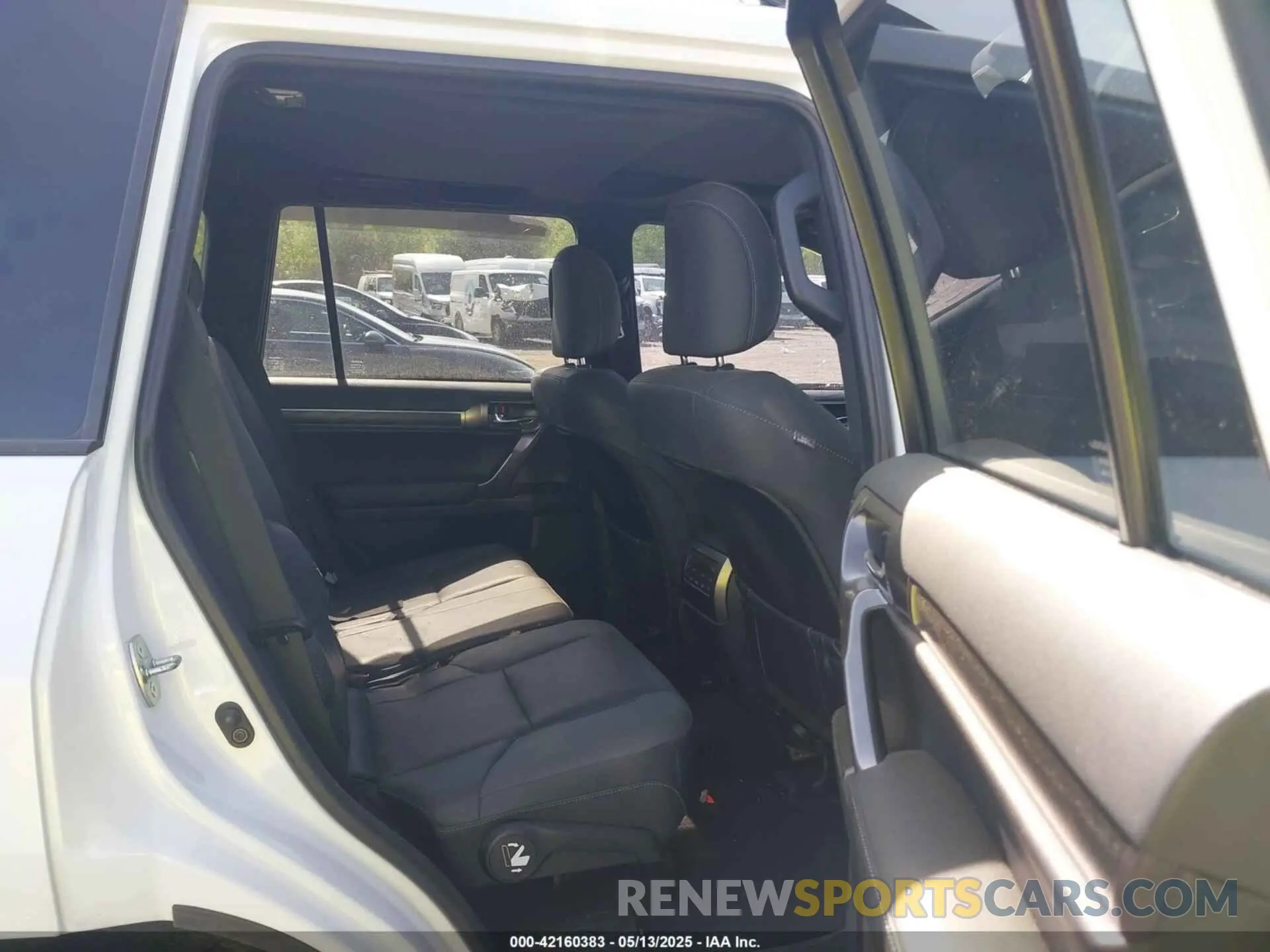 8 fotografías del automóvil dañado JTJKM7BX6N5315828 LEXUS GX 460 2022