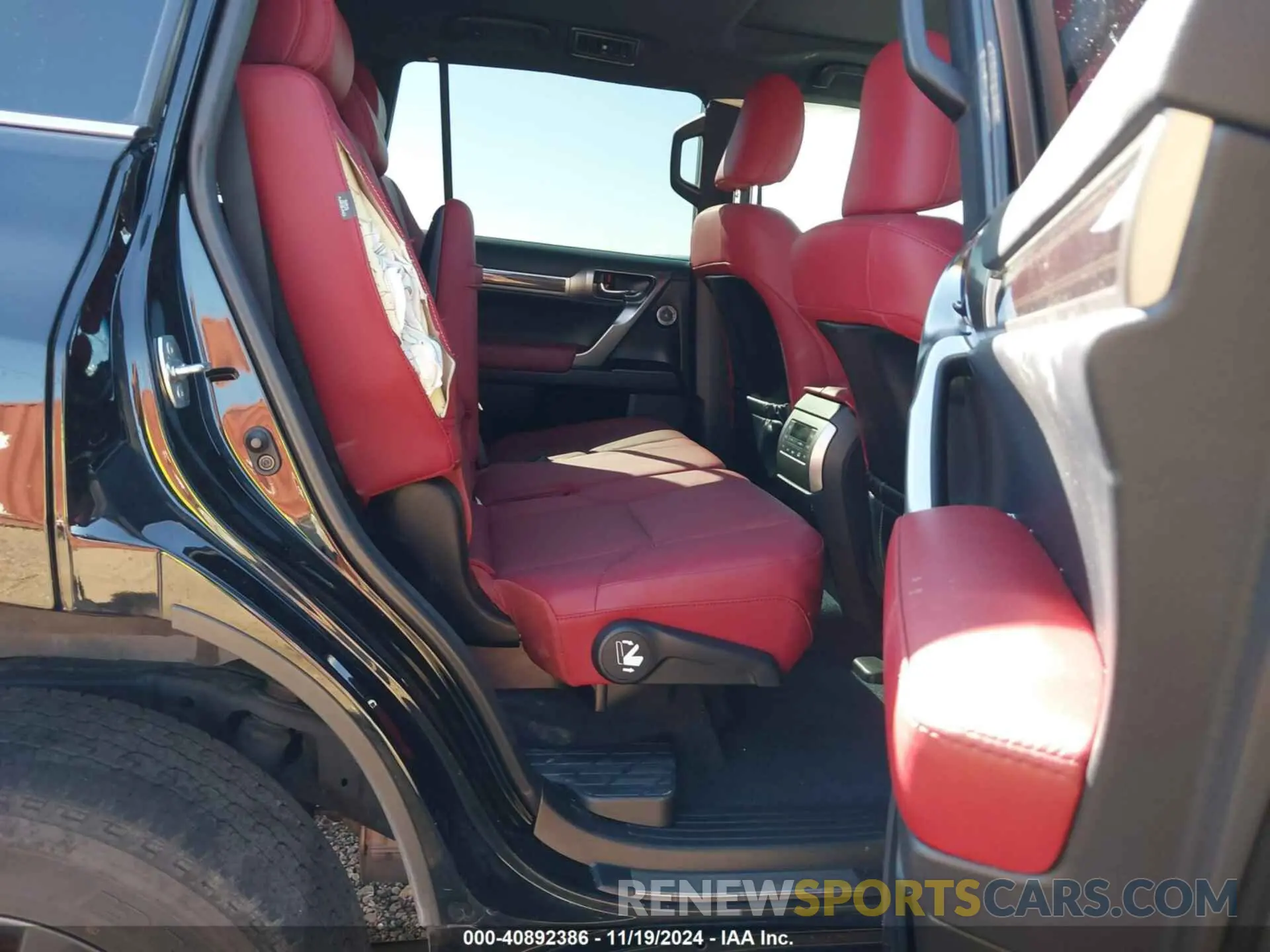 8 fotografías del automóvil dañado JTJAM7BX0P5344529 LEXUS GX 460 2023