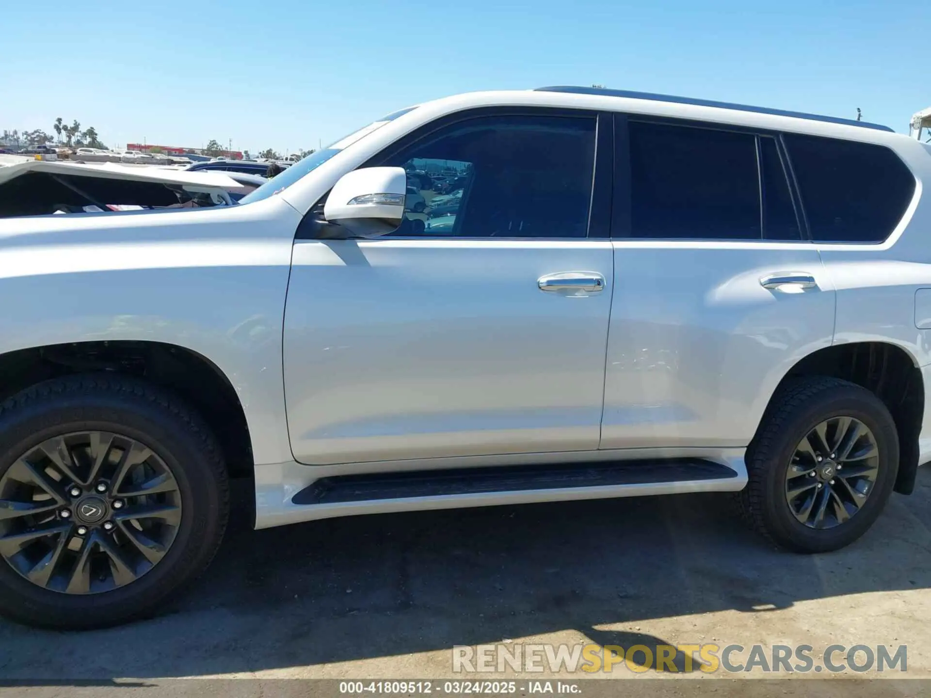 14 fotografías del automóvil dañado JTJAM7BX0P5372248 LEXUS GX 460 2023