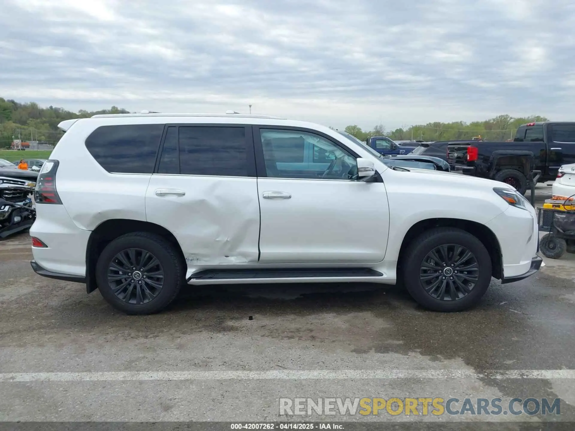 13 fotografías del automóvil dañado JTJAM7BX2P5350445 LEXUS GX 460 2023