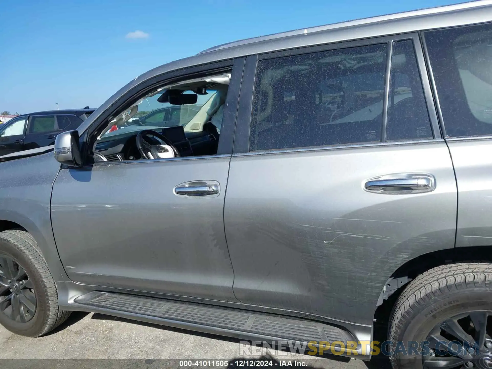13 fotografías del automóvil dañado JTJAM7BX3P5377492 LEXUS GX 460 2023