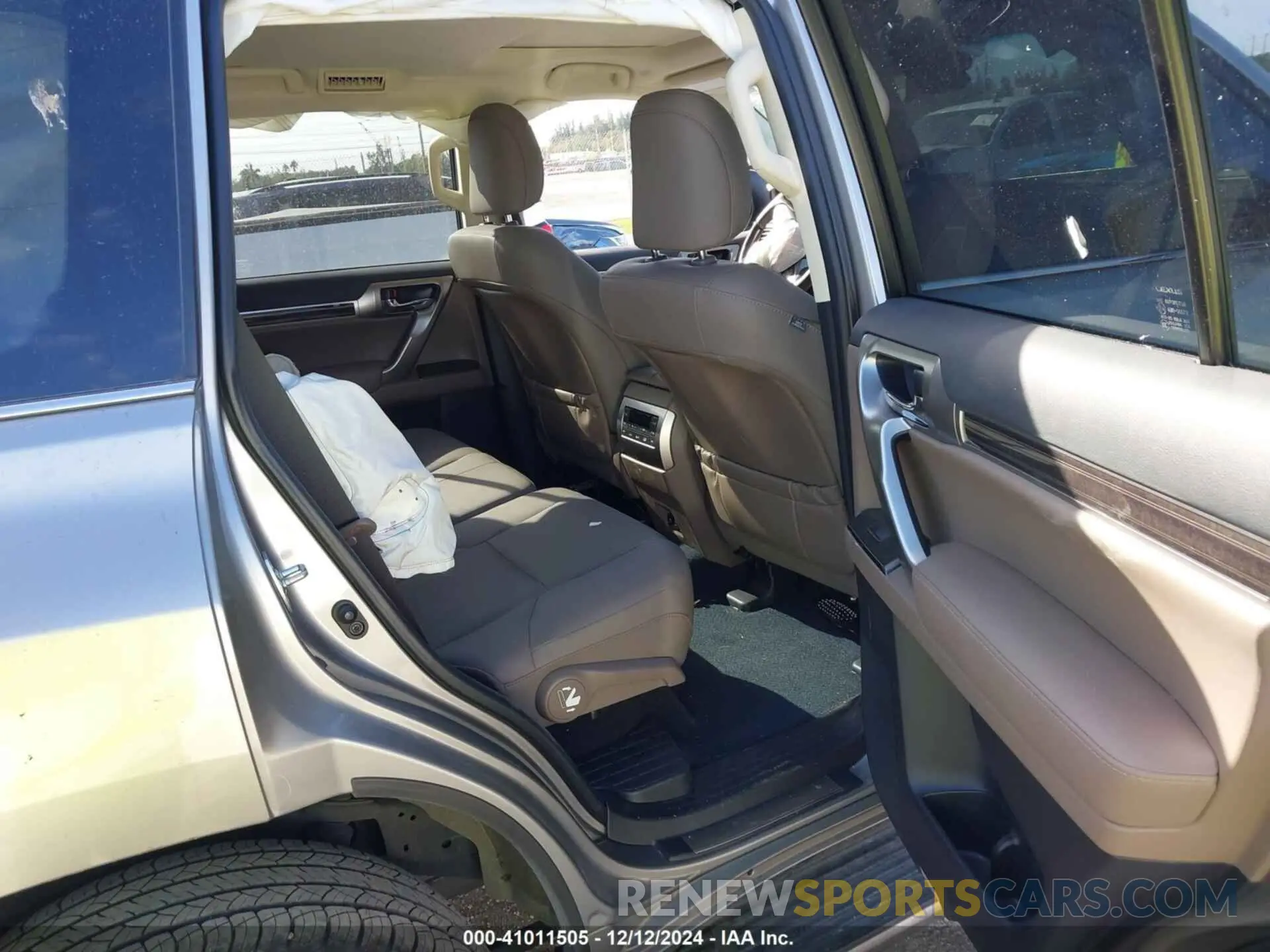 8 fotografías del automóvil dañado JTJAM7BX3P5377492 LEXUS GX 460 2023