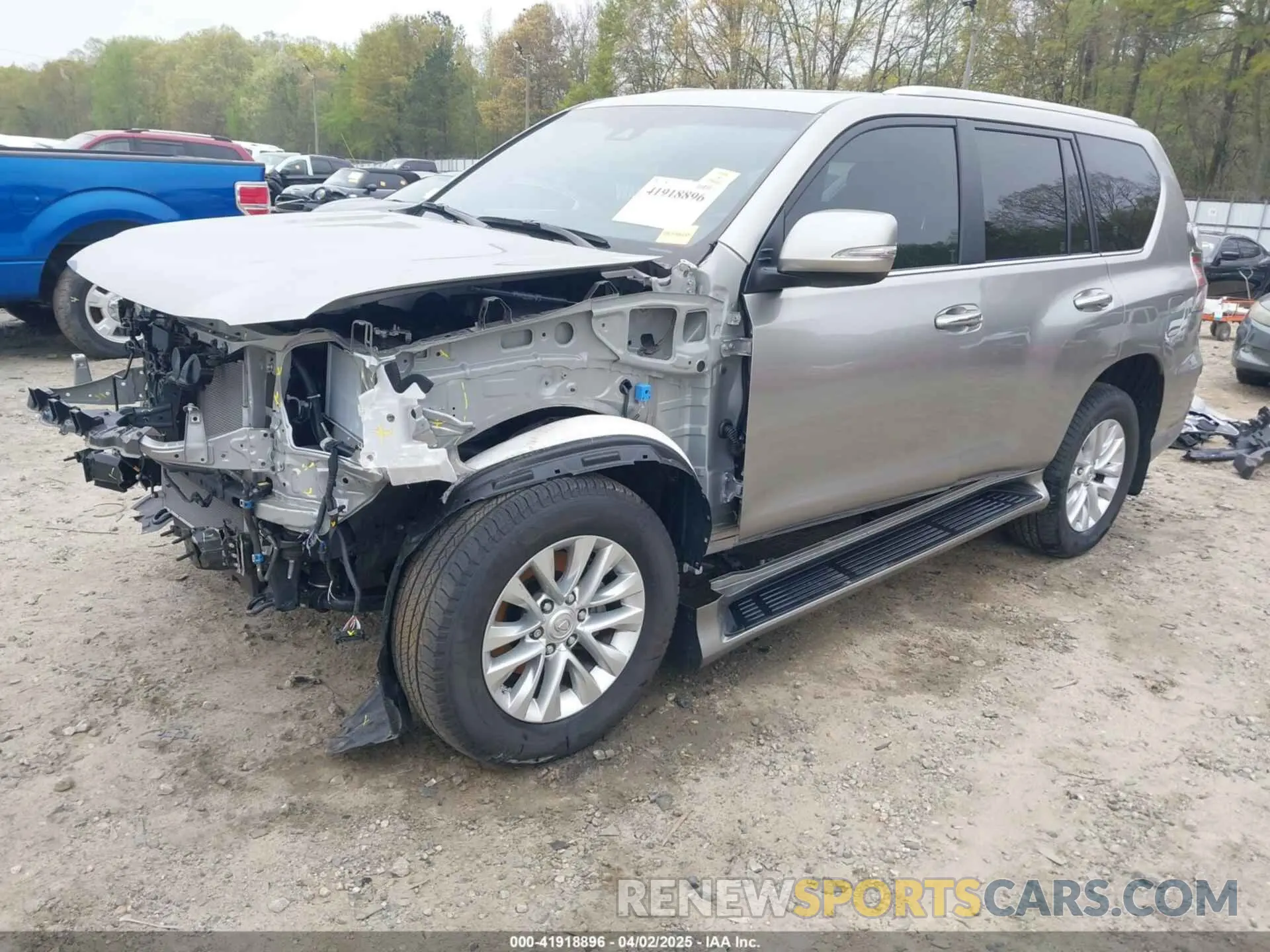 2 fotografías del automóvil dañado JTJAM7BX5P5374450 LEXUS GX 460 2023