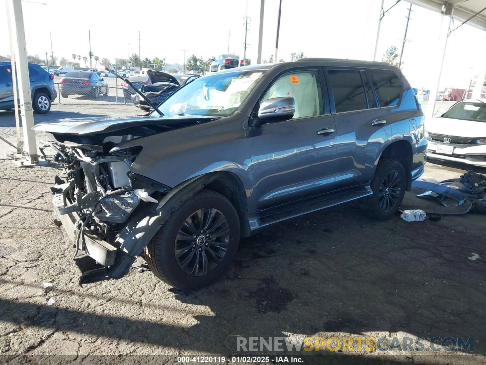 2 fotografías del automóvil dañado JTJAM7BX7P5349288 LEXUS GX 460 2023