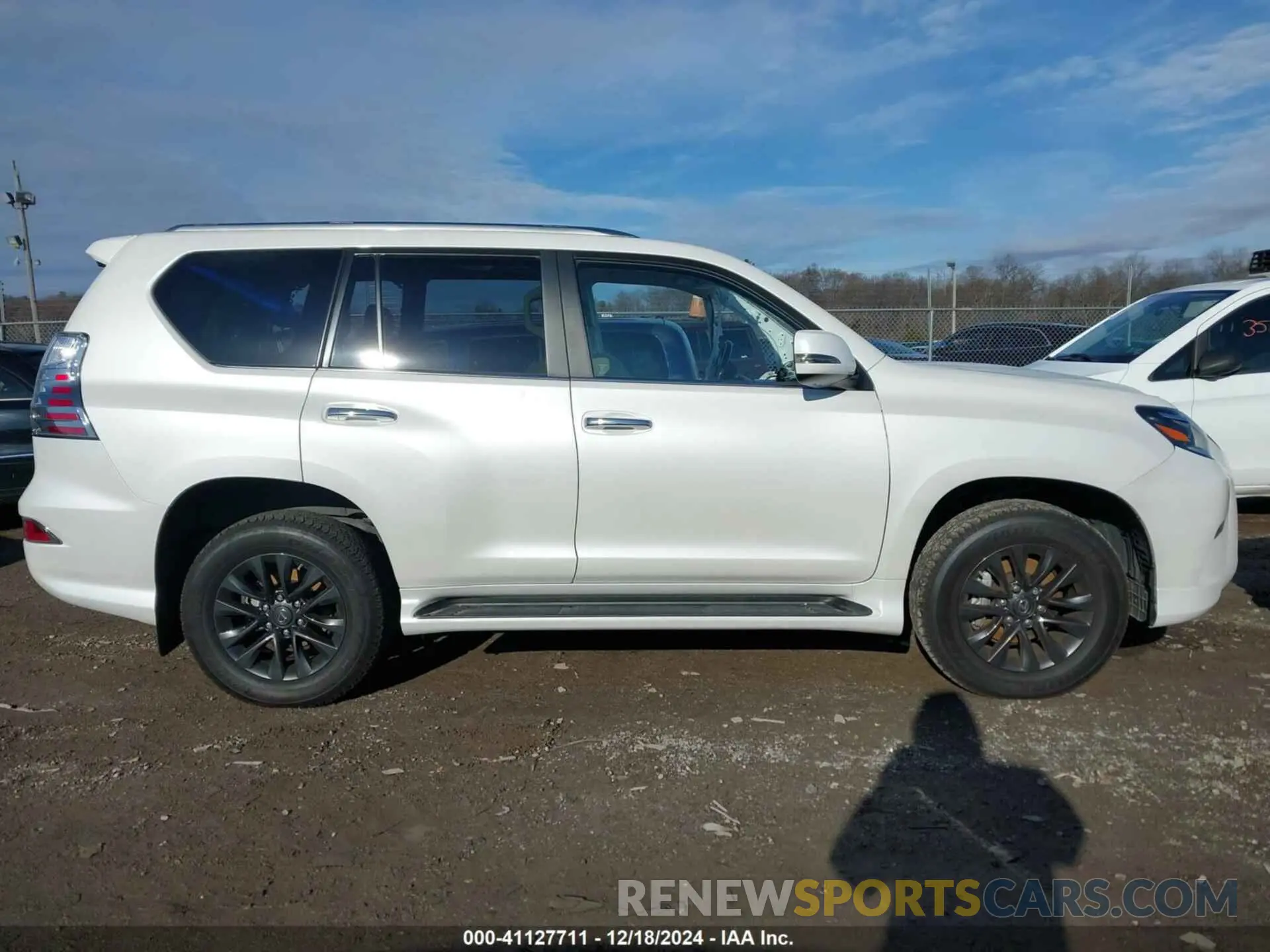 14 fotografías del automóvil dañado JTJAM7BX8P5377942 LEXUS GX 460 2023