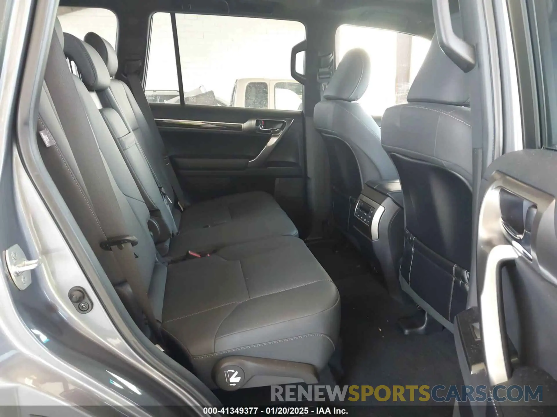 8 fotografías del automóvil dañado JTJAM7BX9P5349728 LEXUS GX 460 2023