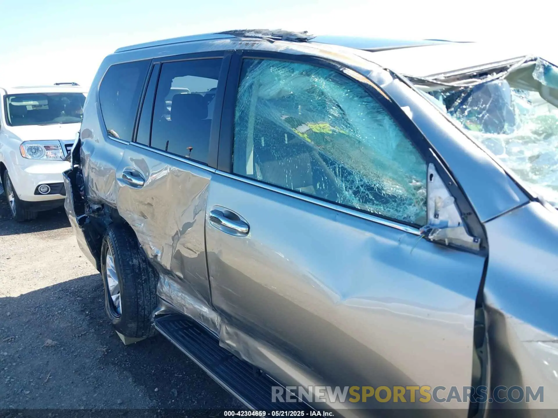 15 fotografías del automóvil dañado JTJAM7BX9P5355304 LEXUS GX 460 2023