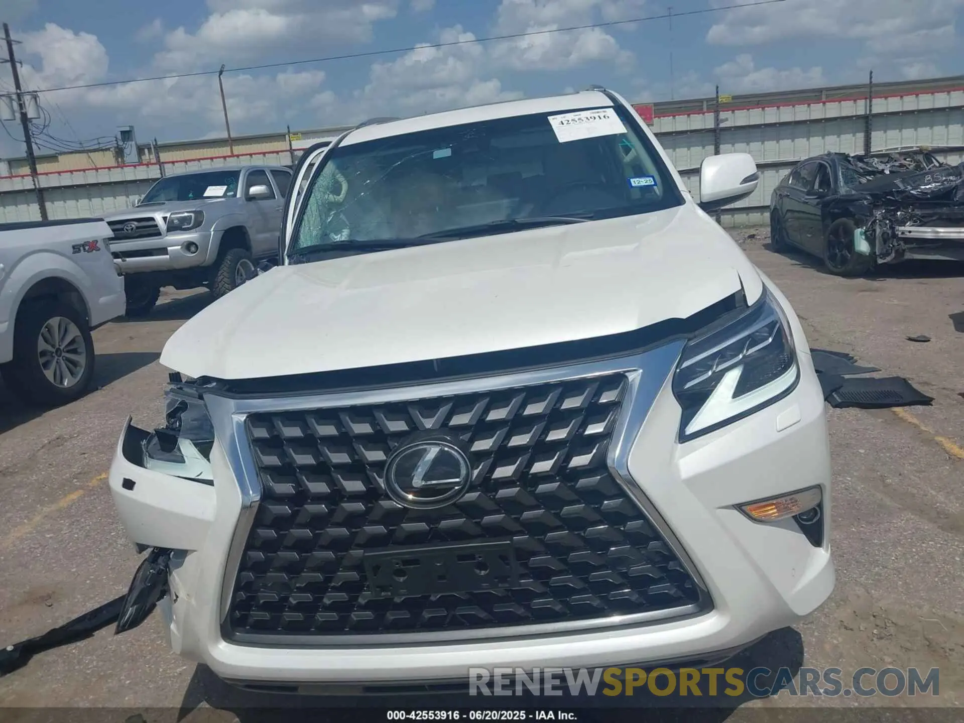 12 fotografías del automóvil dañado JTJAM7BXXP5382057 LEXUS GX 460 2023
