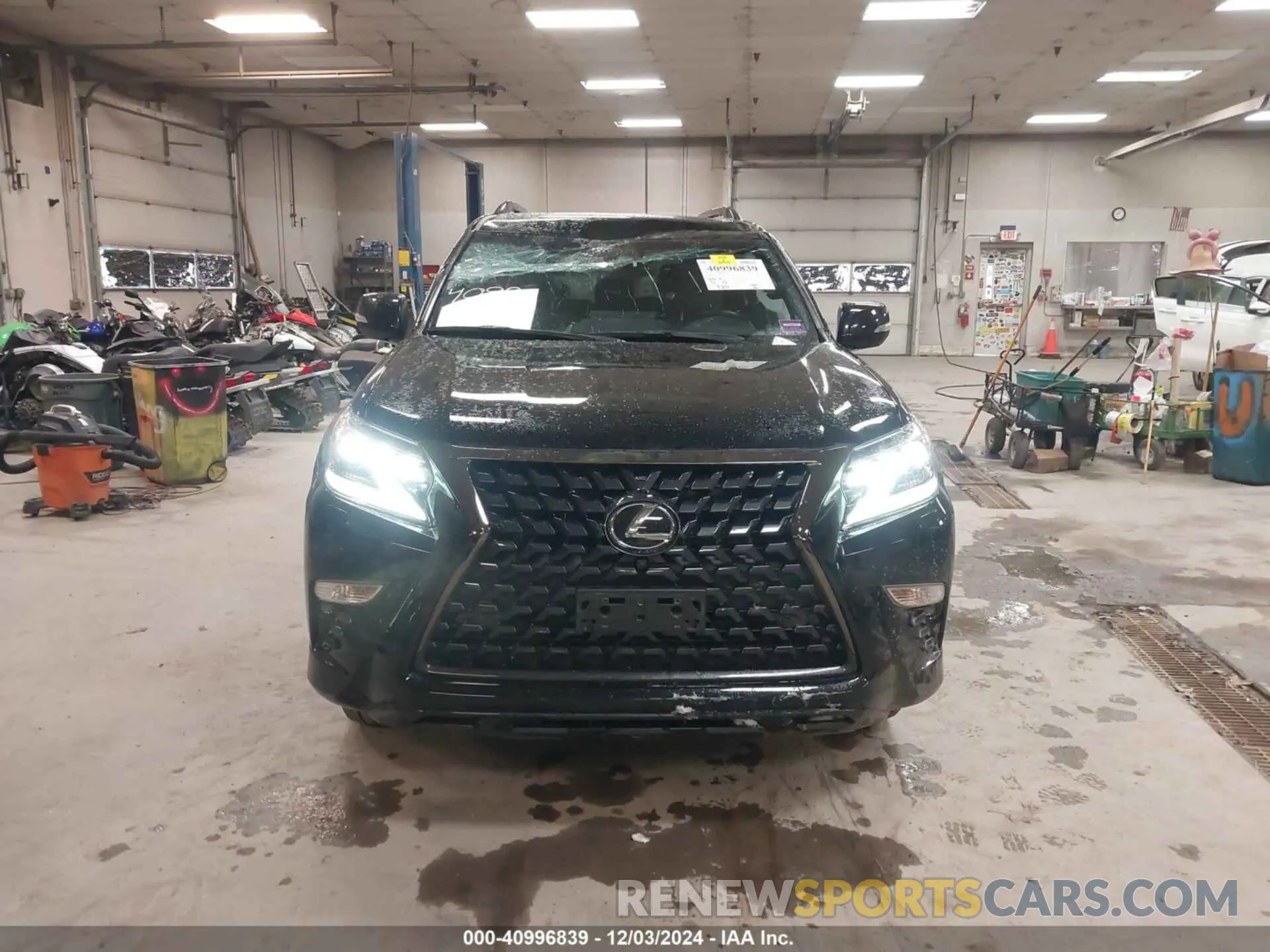12 fotografías del automóvil dañado JTJSM7BX5P5349374 LEXUS GX 460 2023