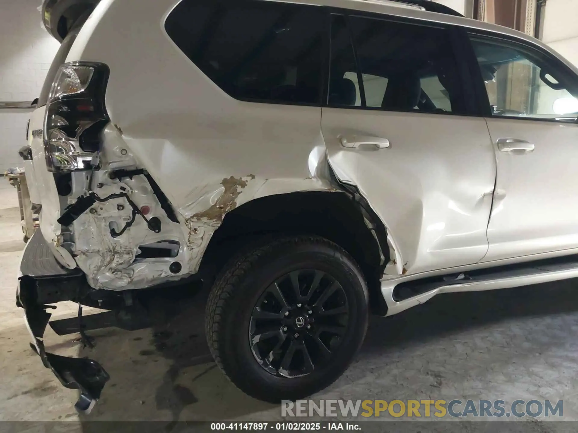 6 fotografías del automóvil dañado JTJSM7BX5P5350315 LEXUS GX 460 2023
