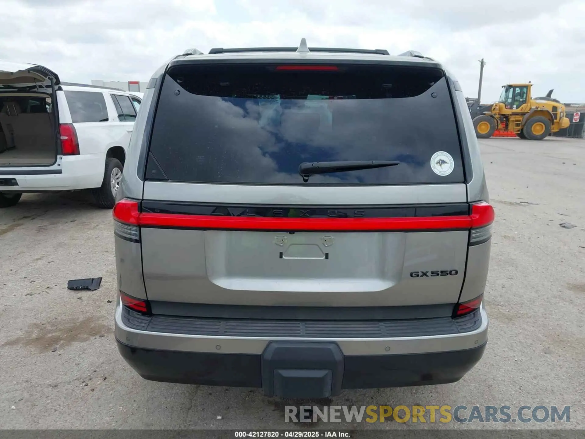 16 fotografías del automóvil dañado JTJTBCDX1R5019928 LEXUS GX 550 2024