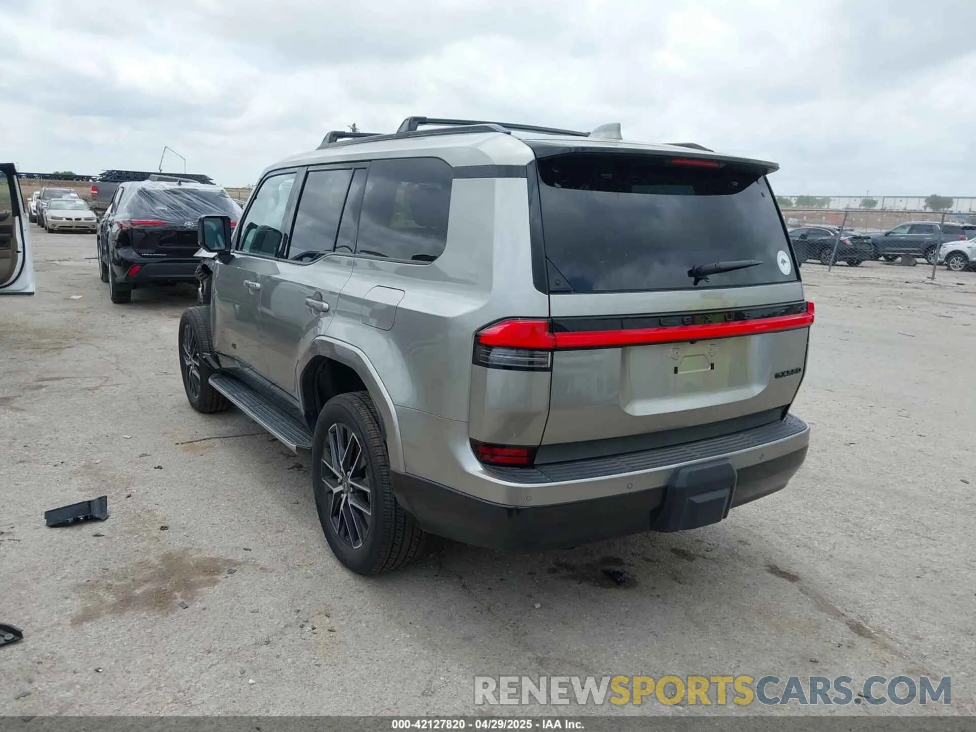 3 fotografías del automóvil dañado JTJTBCDX1R5019928 LEXUS GX 550 2024