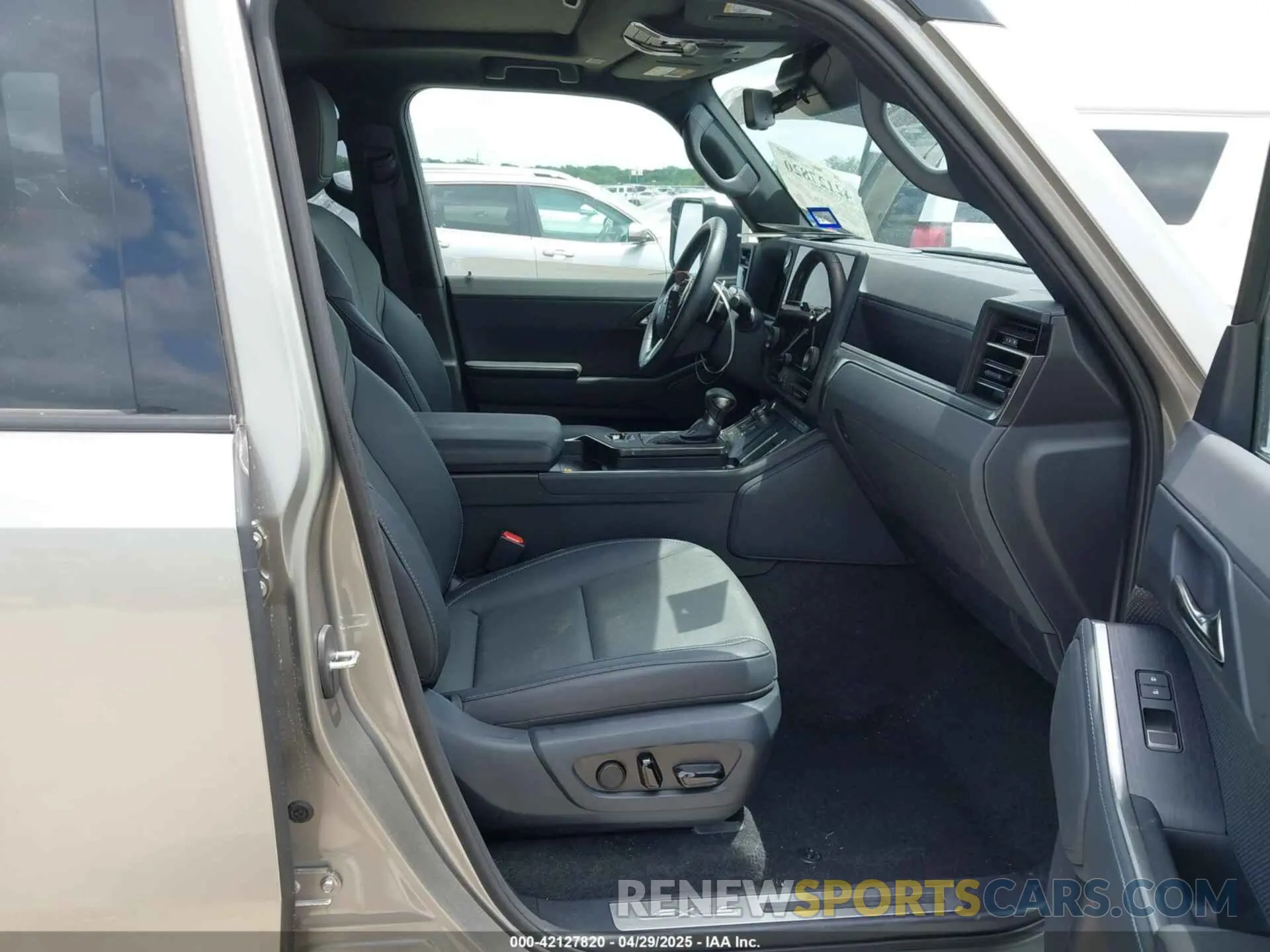 5 fotografías del automóvil dañado JTJTBCDX1R5019928 LEXUS GX 550 2024