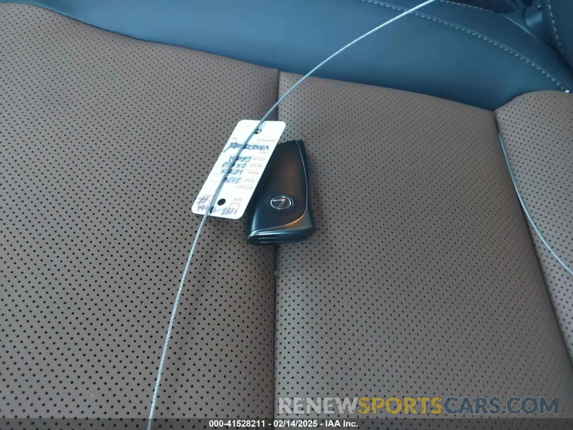 11 fotografías del automóvil dañado JTJTBCDX2R5021090 LEXUS GX 550 2024