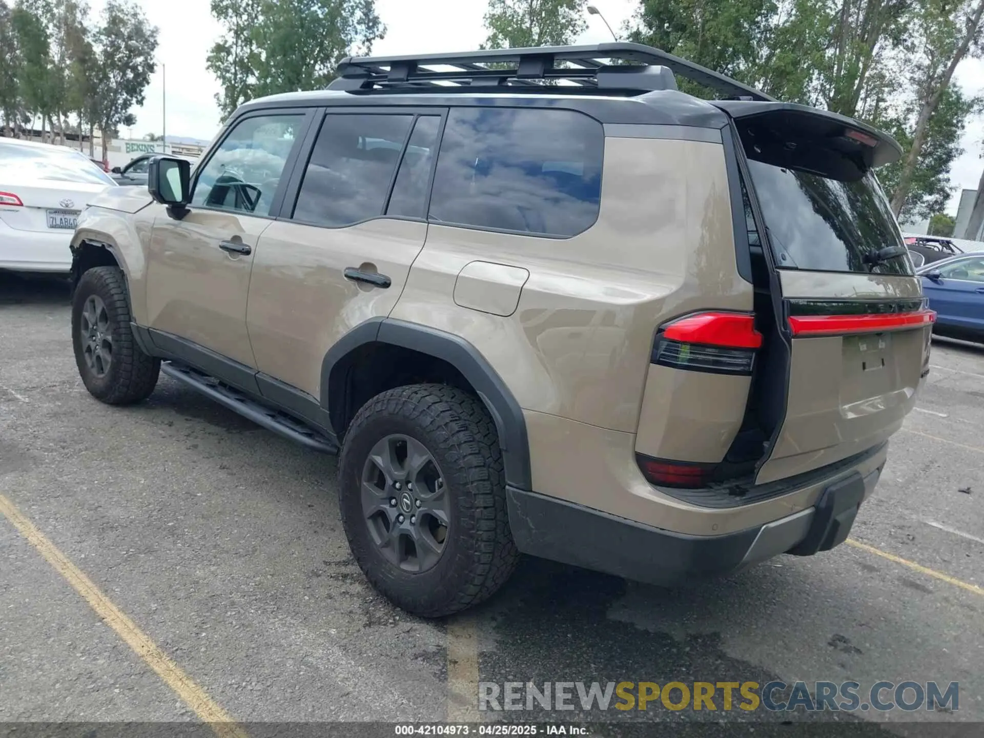 3 fotografías del automóvil dañado JTJTBCDX3R5022345 LEXUS GX 550 2024
