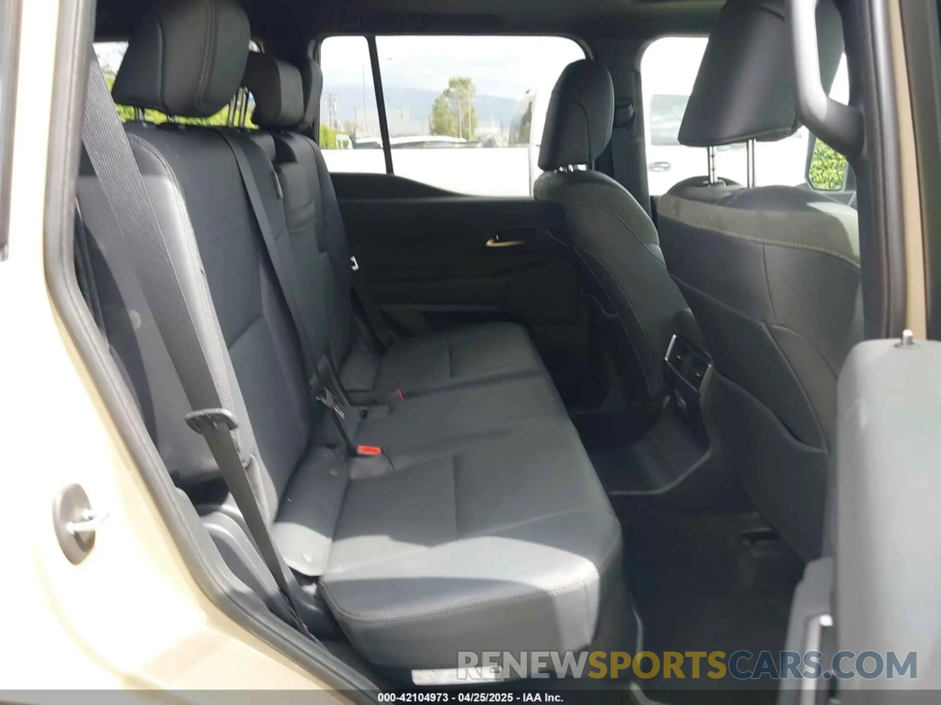 8 fotografías del automóvil dañado JTJTBCDX3R5022345 LEXUS GX 550 2024