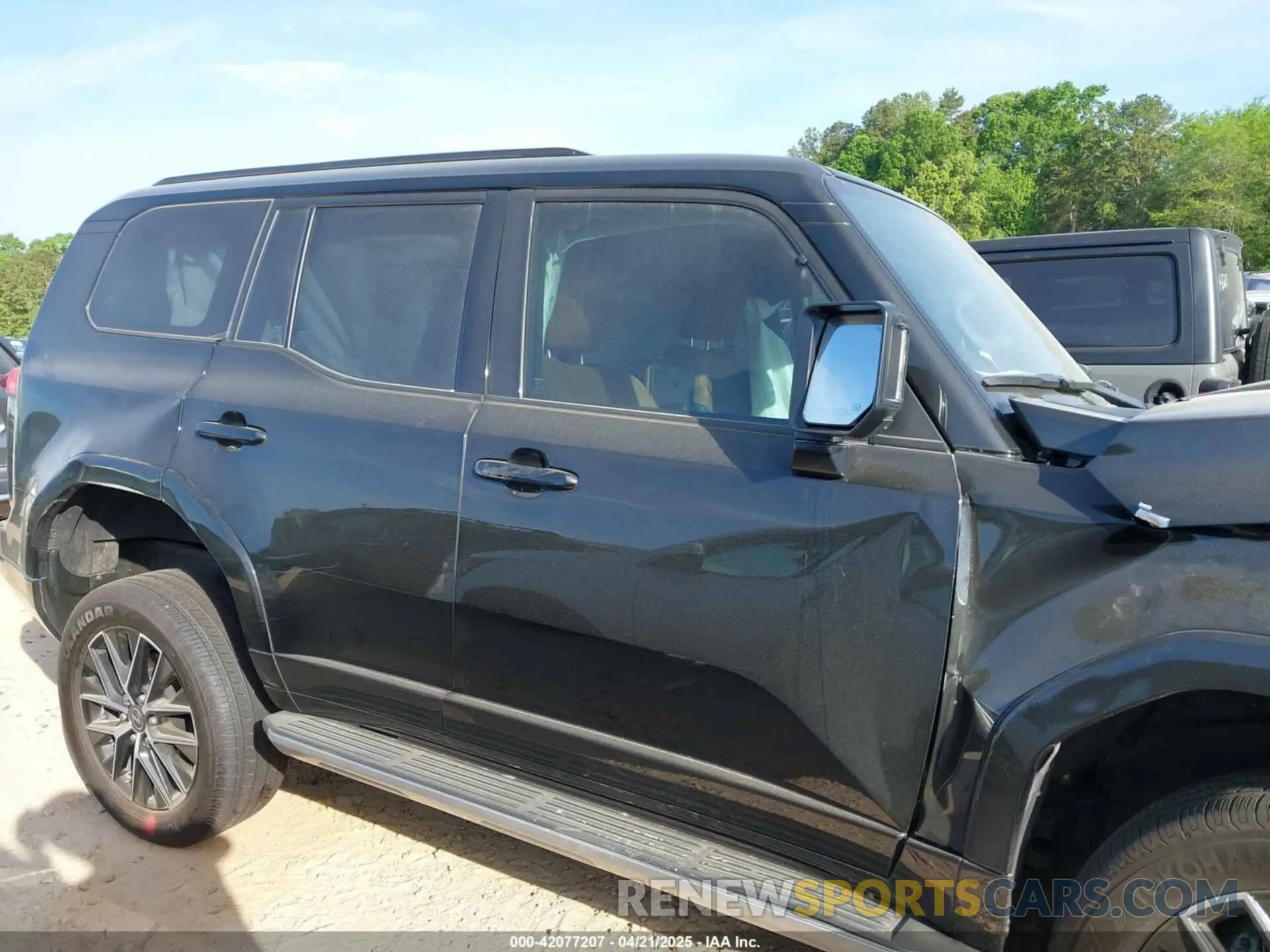 13 fotografías del automóvil dañado JTJTBCDX5R5023870 LEXUS GX 550 2024
