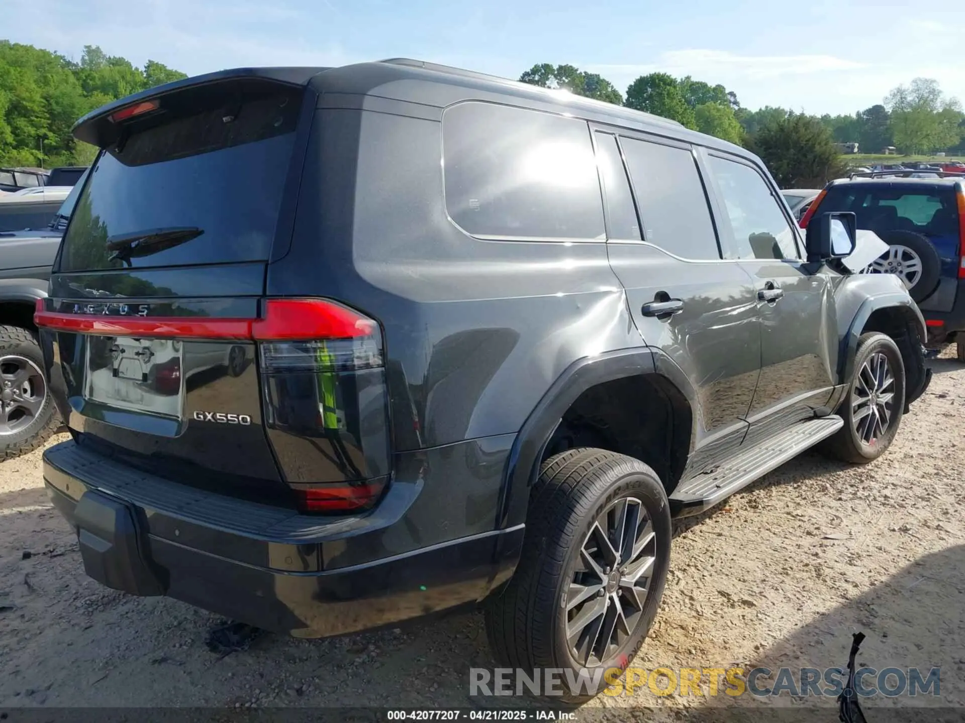4 fotografías del automóvil dañado JTJTBCDX5R5023870 LEXUS GX 550 2024