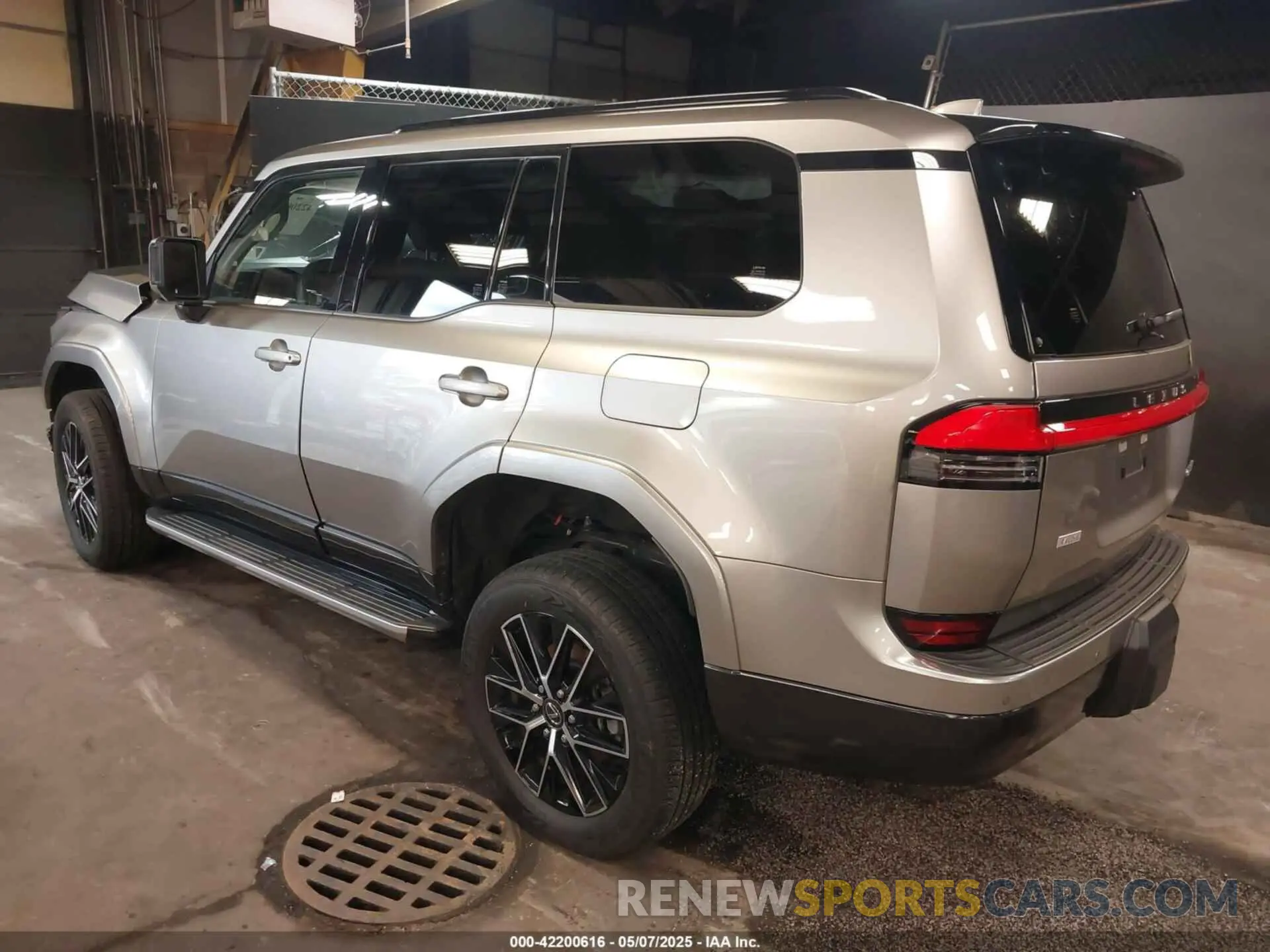 3 fotografías del automóvil dañado JTJTBCDX7R5024633 LEXUS GX 550 2024