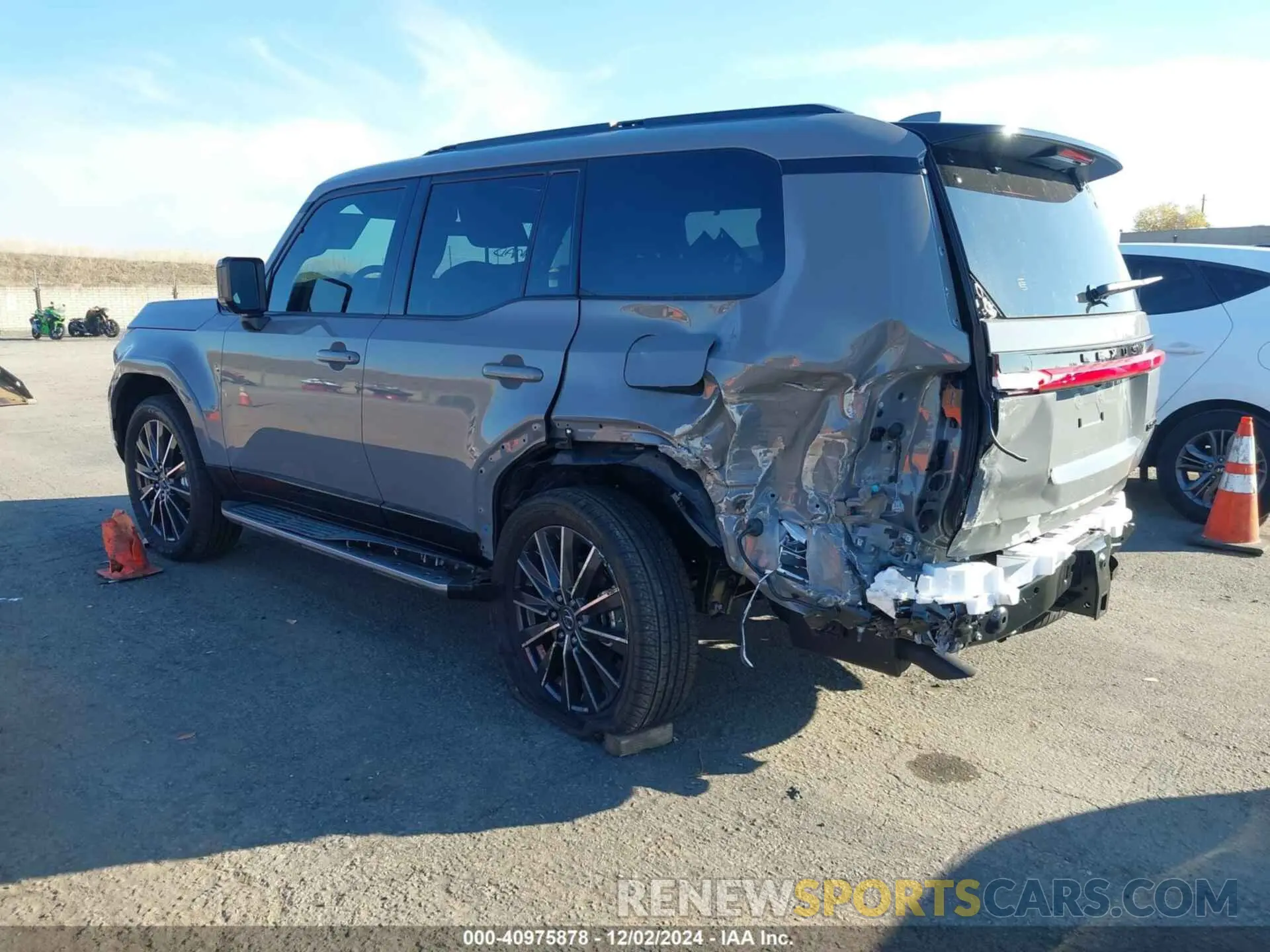 3 fotografías del automóvil dañado JTJVBCDX4R5015803 LEXUS GX 550 2024