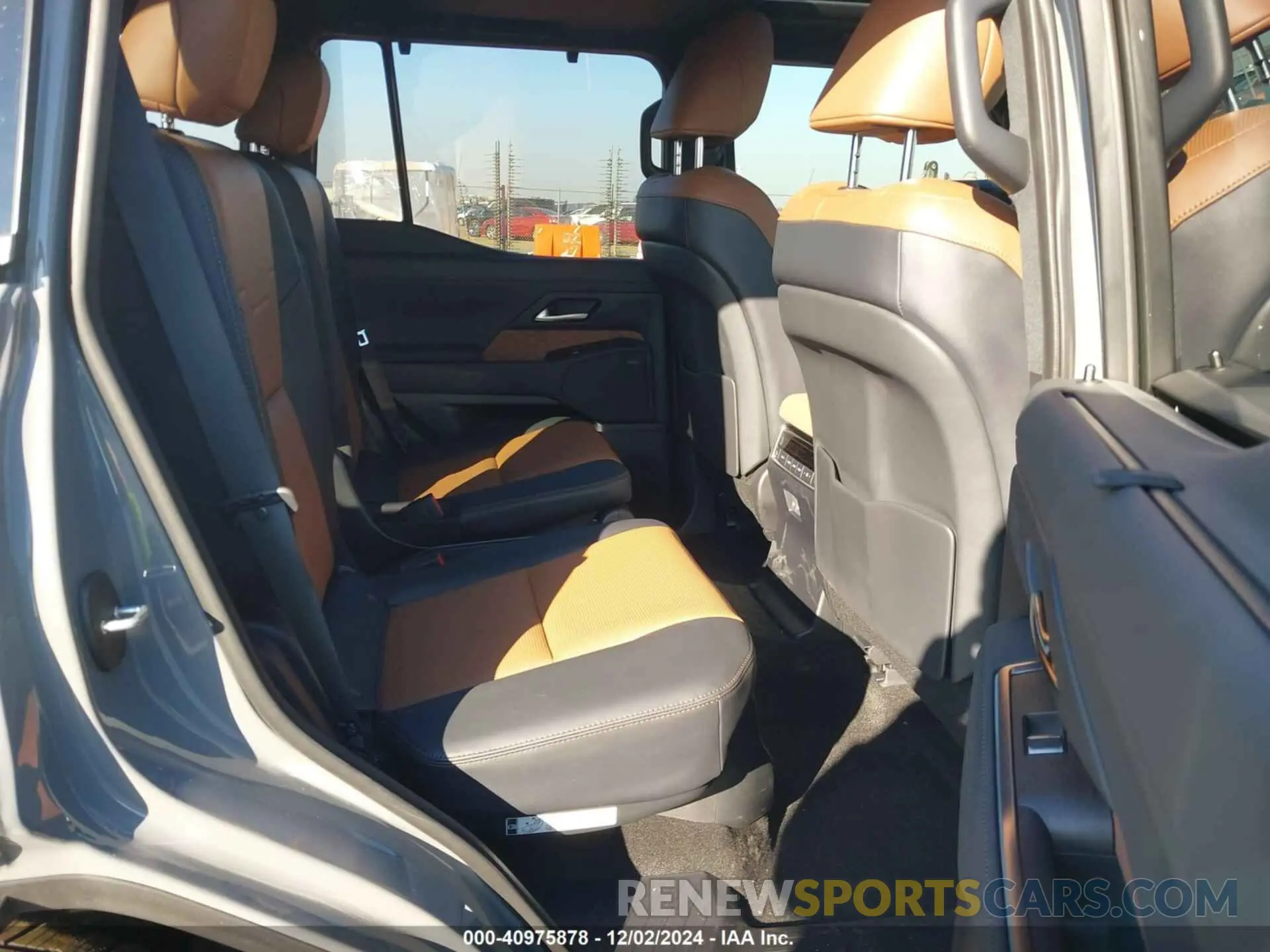 8 fotografías del automóvil dañado JTJVBCDX4R5015803 LEXUS GX 550 2024