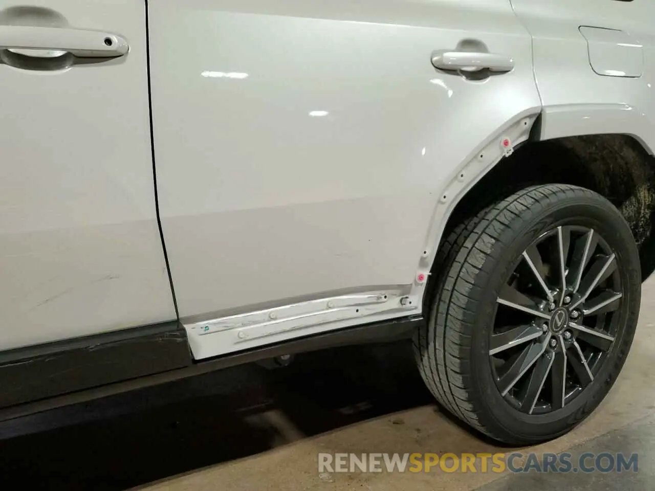 14 fotografías del automóvil dañado JTJVBCDX6R5022512 LEXUS GX 550 LUX 2024