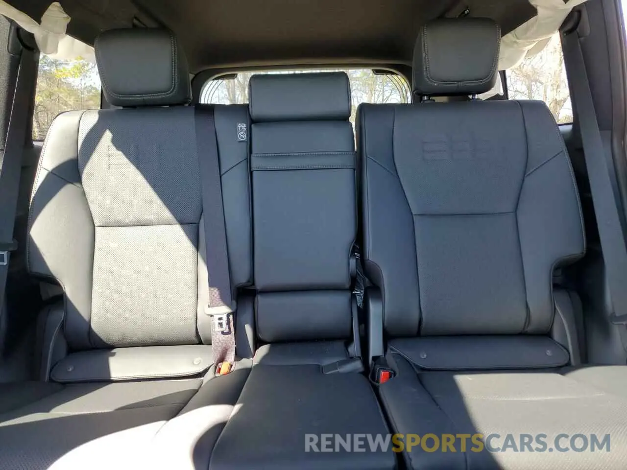 10 fotografías del automóvil dañado JTJTBCDX5R5023058 LEXUS GX 550 PRE 2024