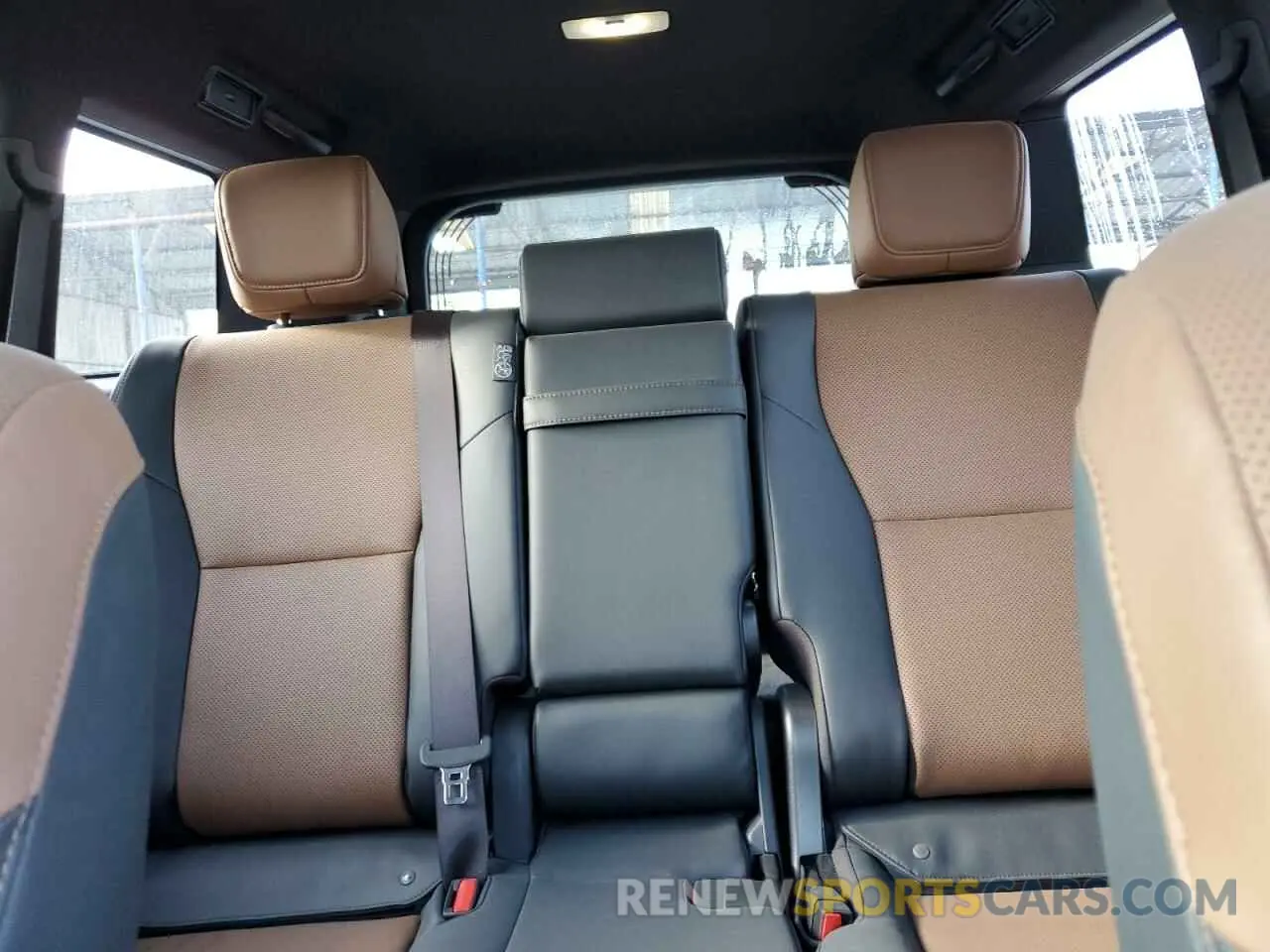 10 fotografías del automóvil dañado JTJTBCDX6R5011596 LEXUS GX 550 PRE 2024