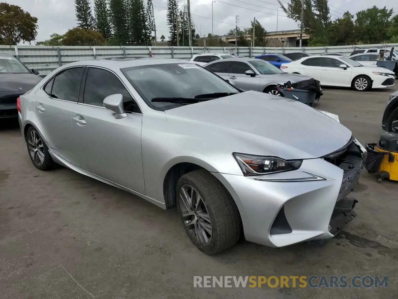 4 fotografías del automóvil dañado JTHBA1D20K5094330 LEXUS IS 2019