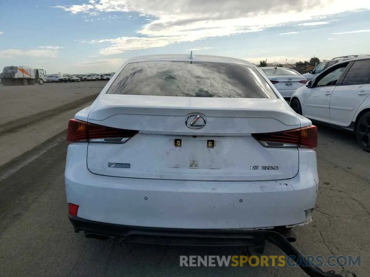 6 fotografías del automóvil dañado JTHBA1D20K5098698 LEXUS IS 2019