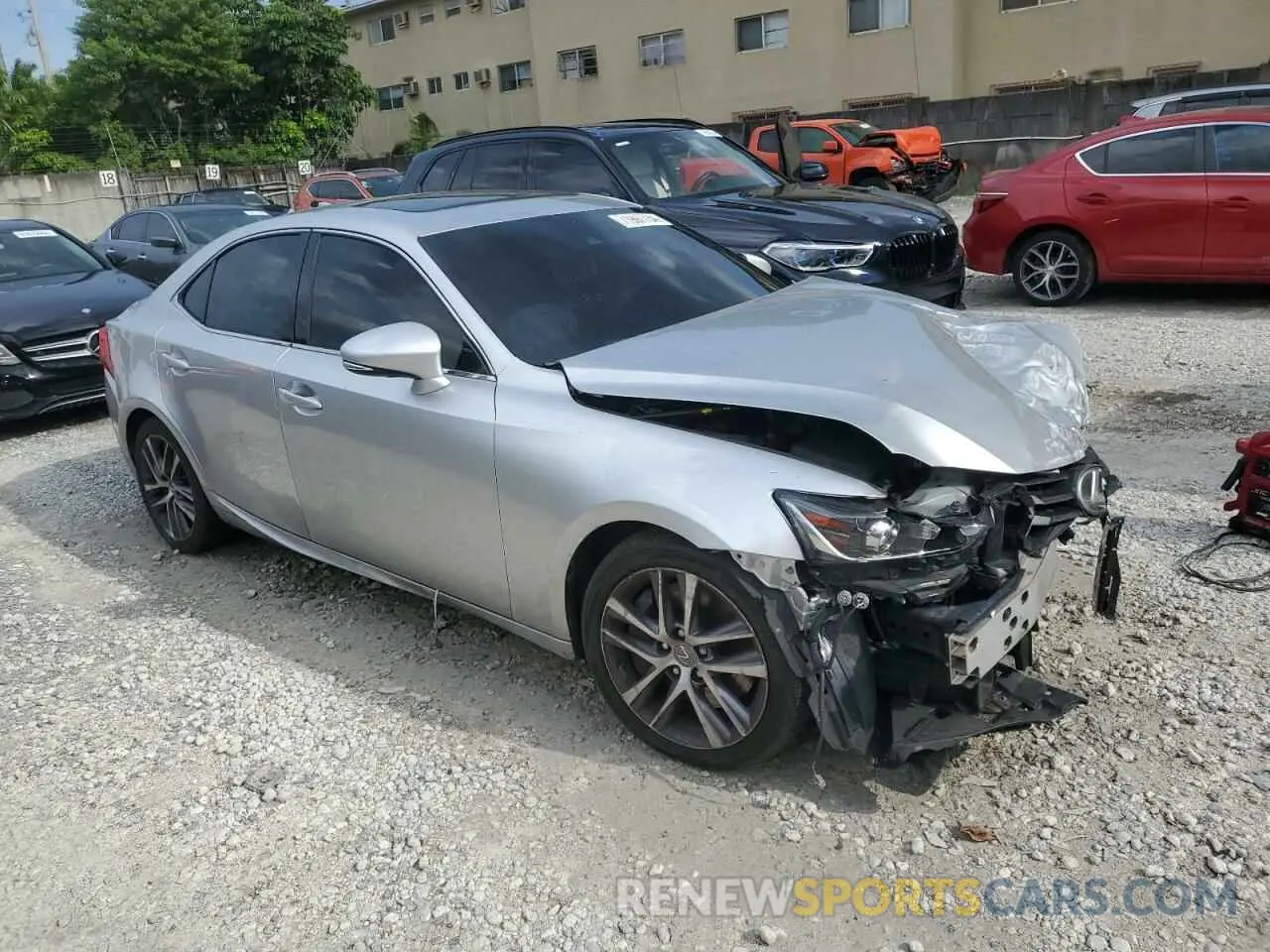 4 fotografías del automóvil dañado JTHBA1D21K5085796 LEXUS IS 2019