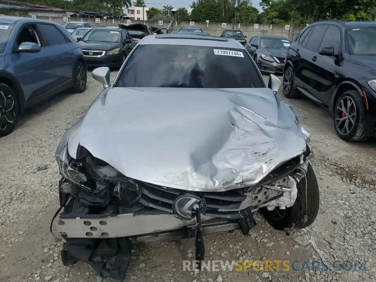 5 fotografías del automóvil dañado JTHBA1D21K5085796 LEXUS IS 2019