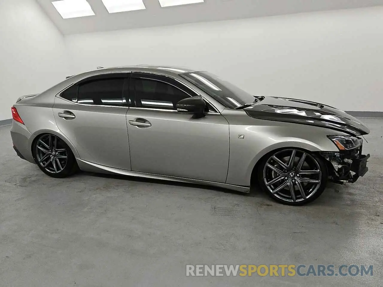 4 fotografías del automóvil dañado JTHBA1D21K5099939 LEXUS IS 2019