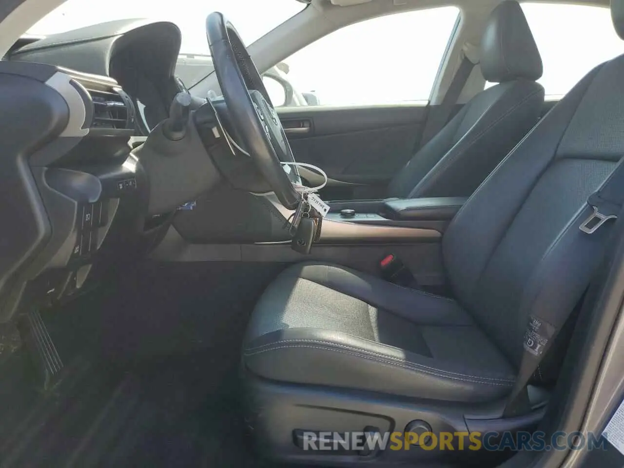 7 fotografías del automóvil dañado JTHBA1D22K5084267 LEXUS IS 2019