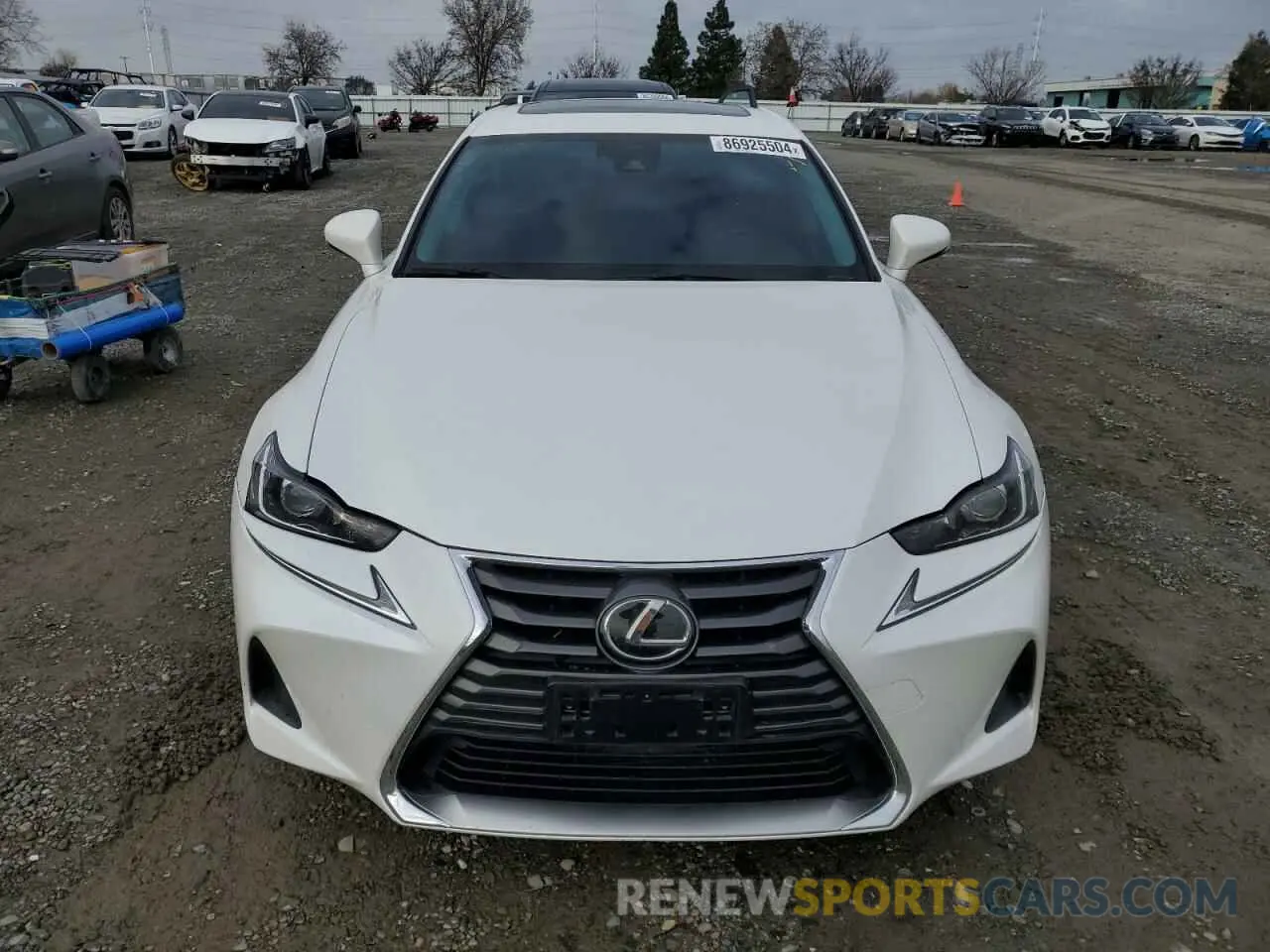 5 fotografías del automóvil dañado JTHBA1D23K5088327 LEXUS IS 2019