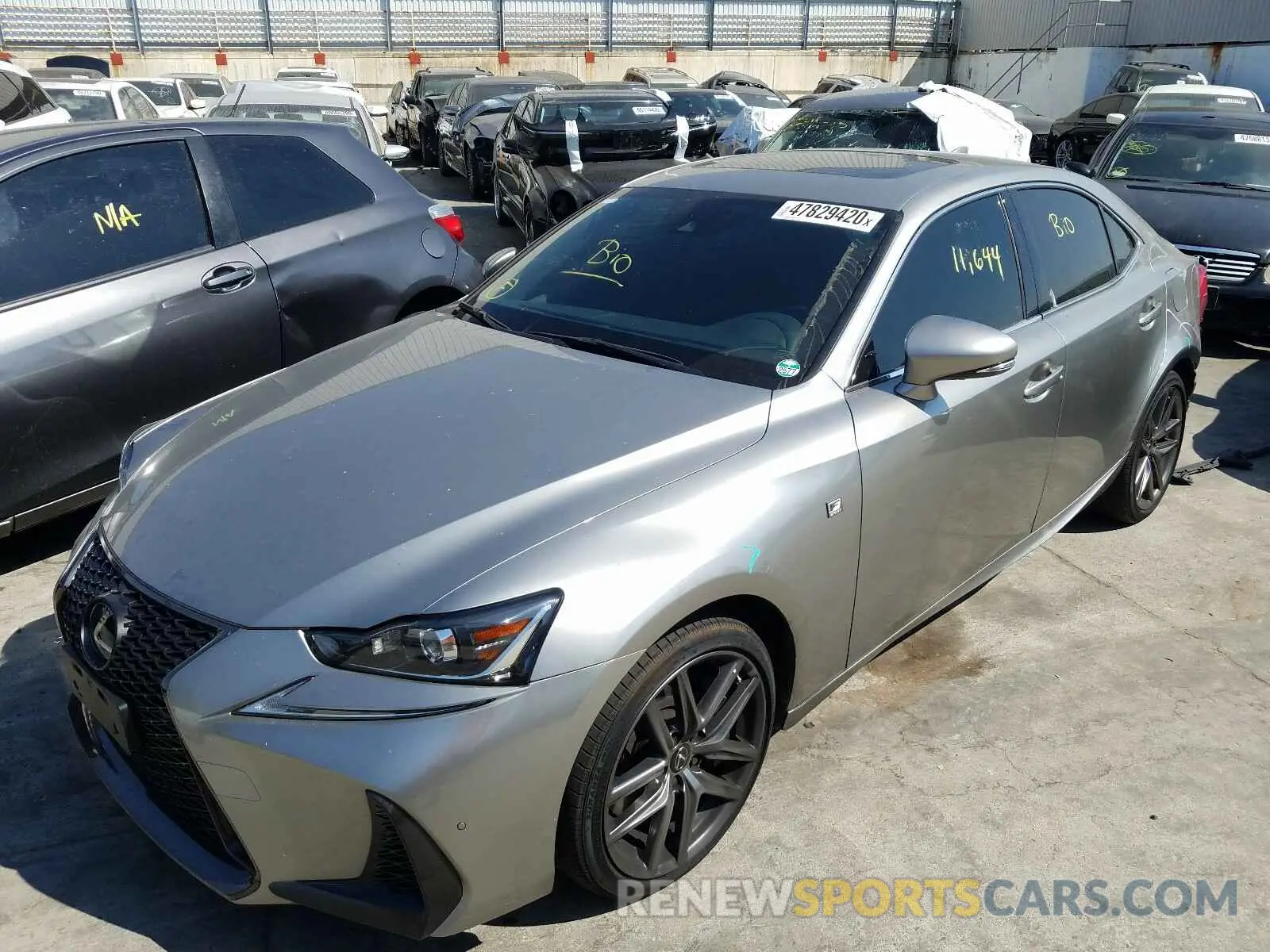 2 fotografías del automóvil dañado JTHBA1D23K5094192 LEXUS IS 2019
