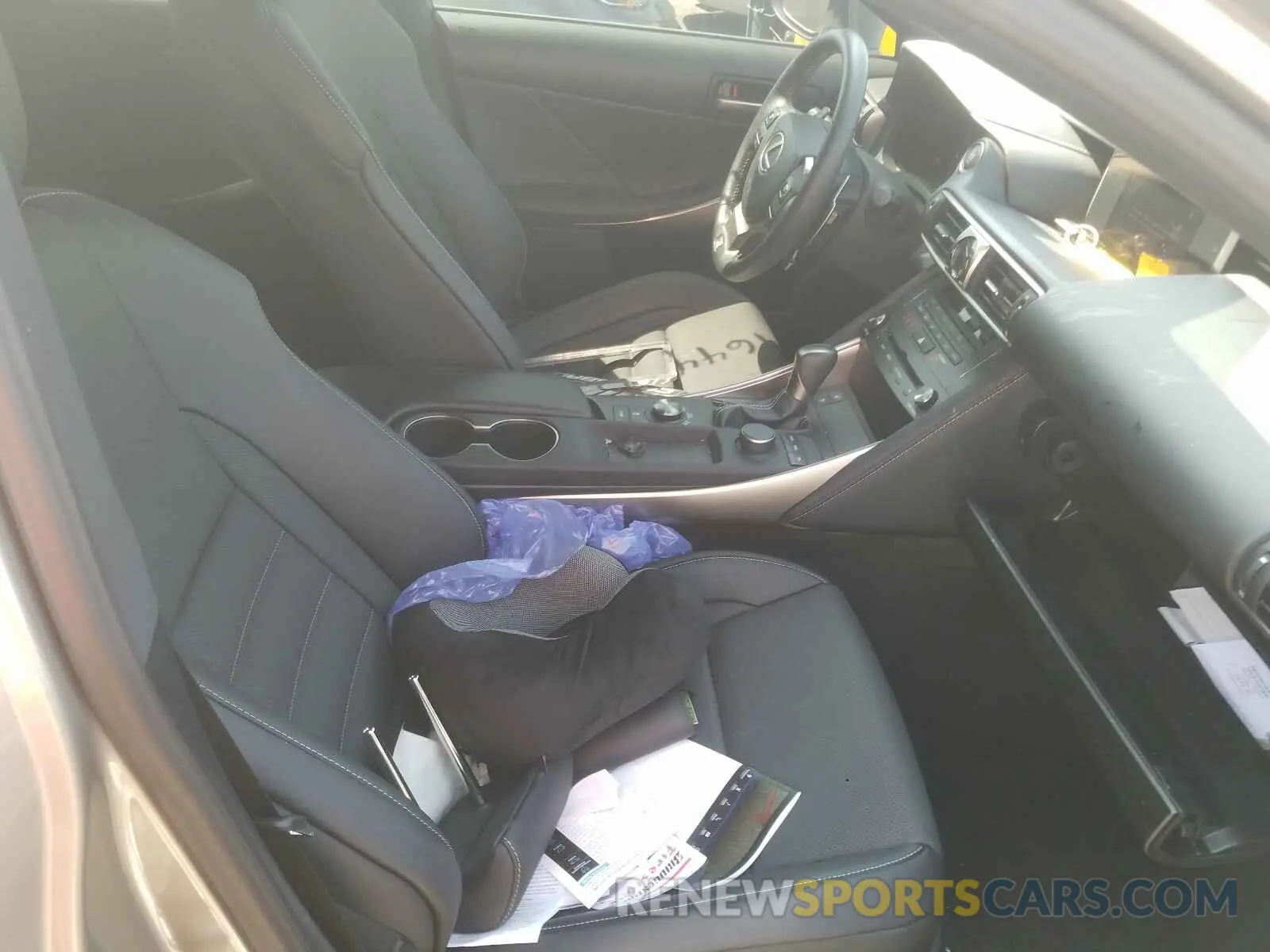 5 fotografías del automóvil dañado JTHBA1D23K5094192 LEXUS IS 2019